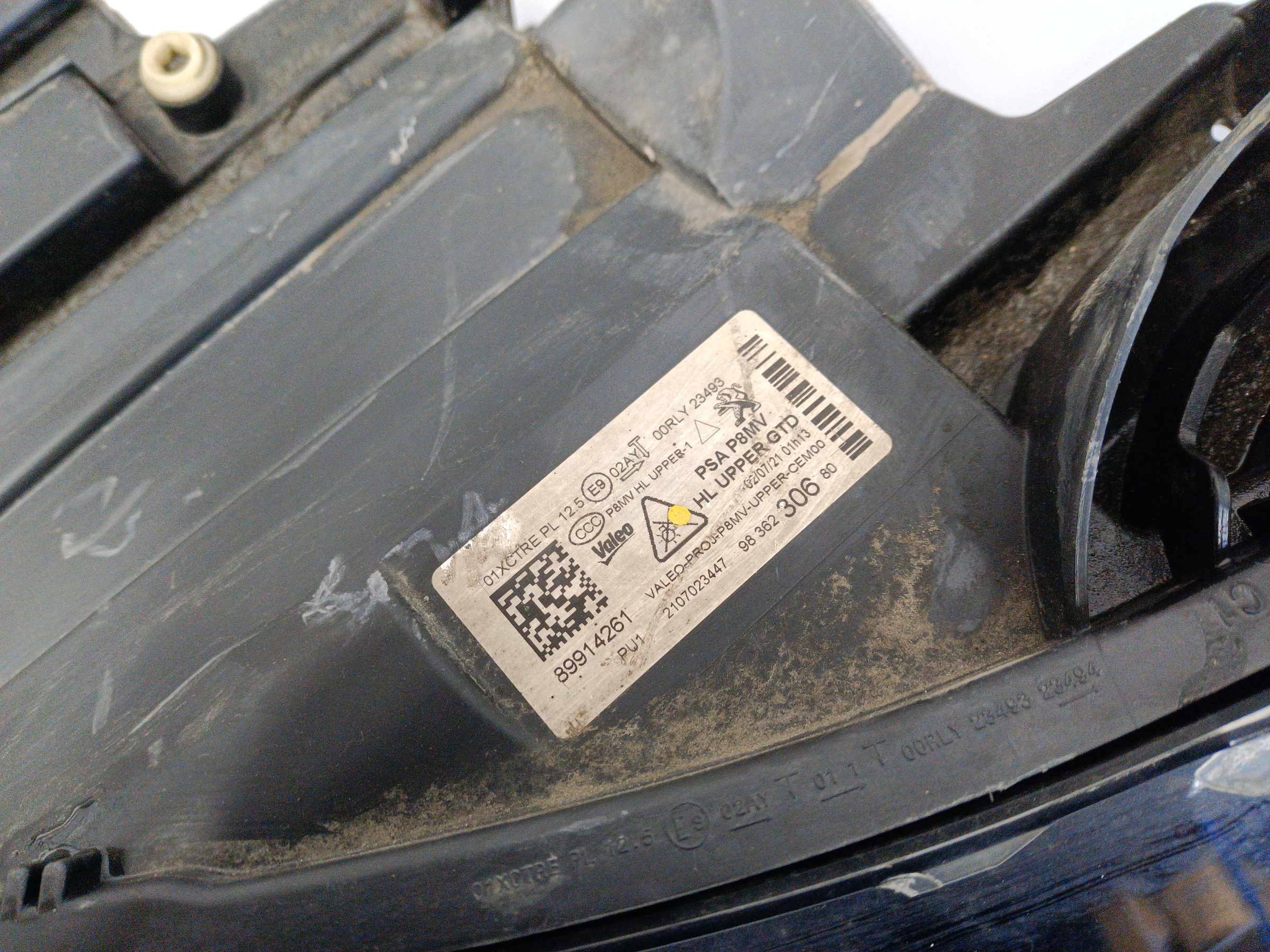 Фара передняя левая Peugeot 3008 2 Restail