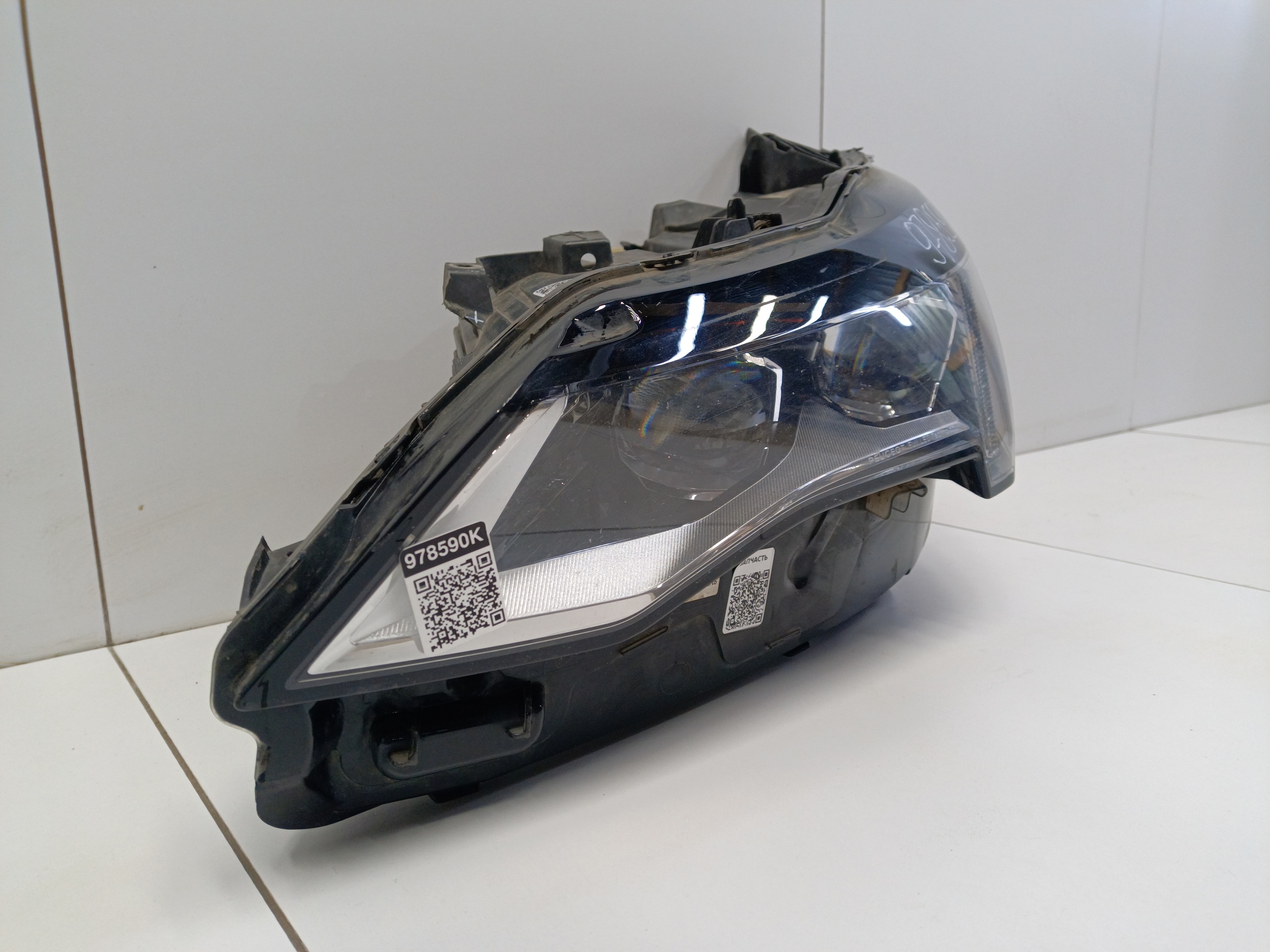 Фара передняя левая Peugeot 3008 2 Restail