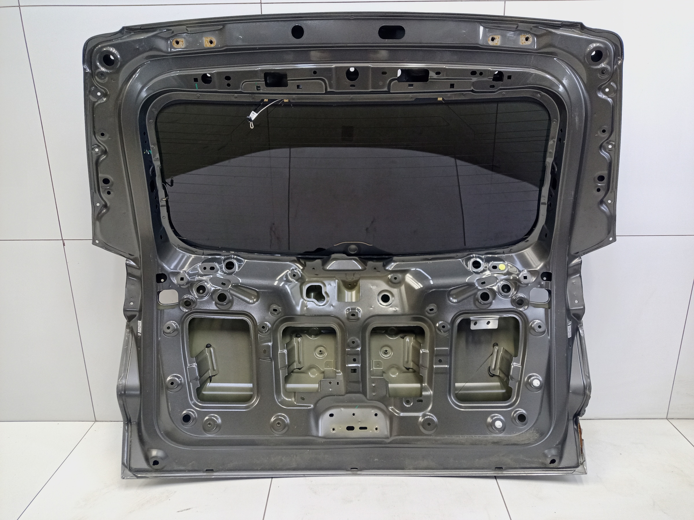 Стекло крышки багажника Geely Atlas Pro