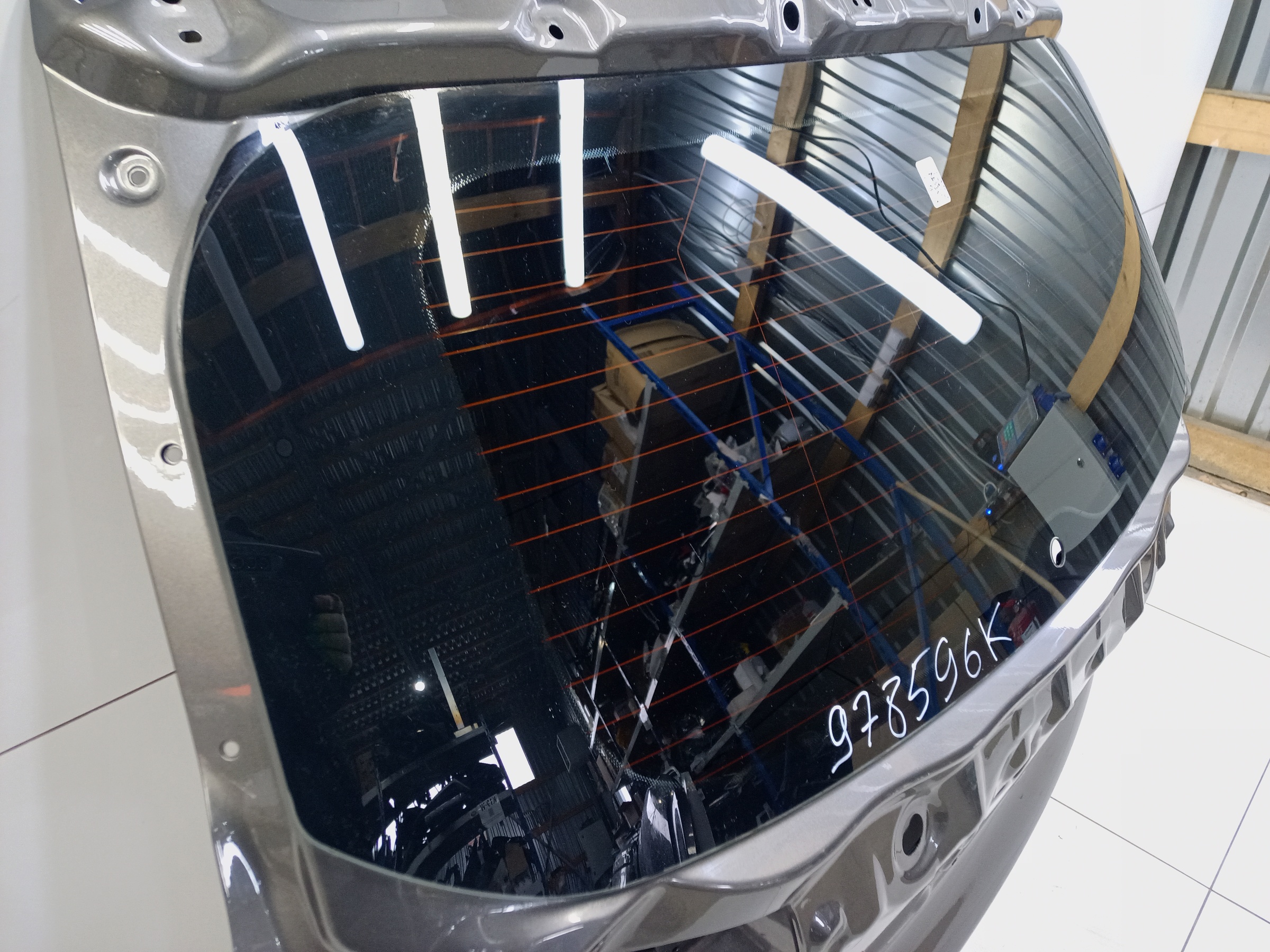 Стекло крышки багажника Geely Atlas Pro