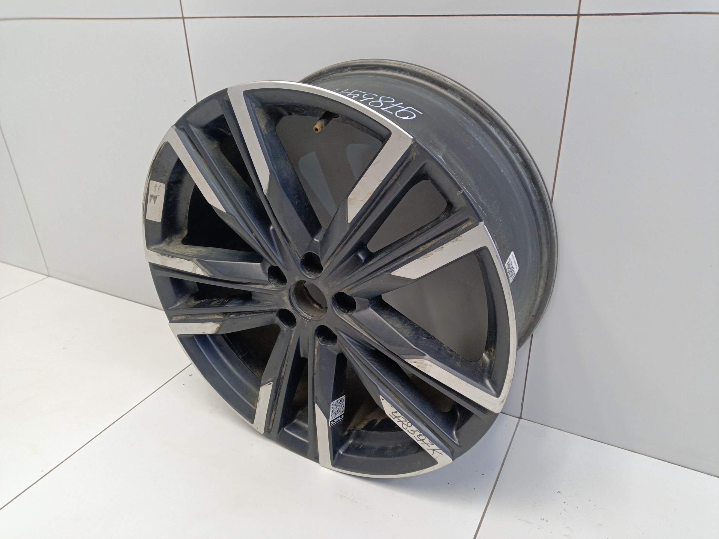 Диск колеса литой Geely Monjaro R20