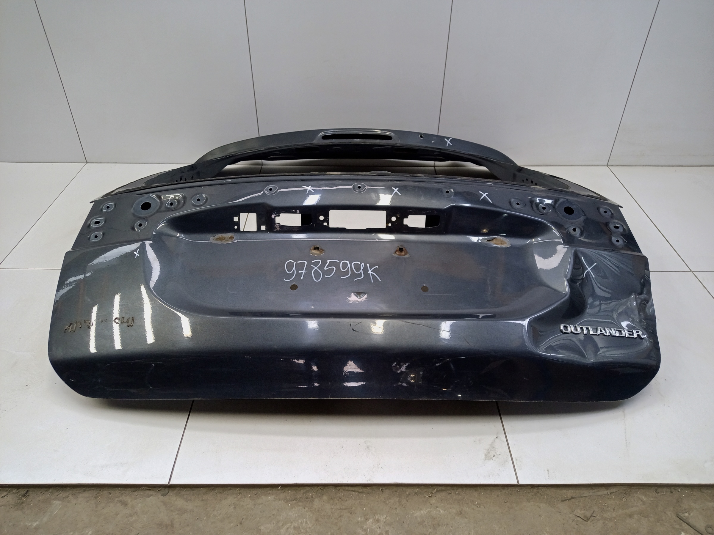Крышка багажника Mitsubishi Outlander 3 Restail 2 под камеру