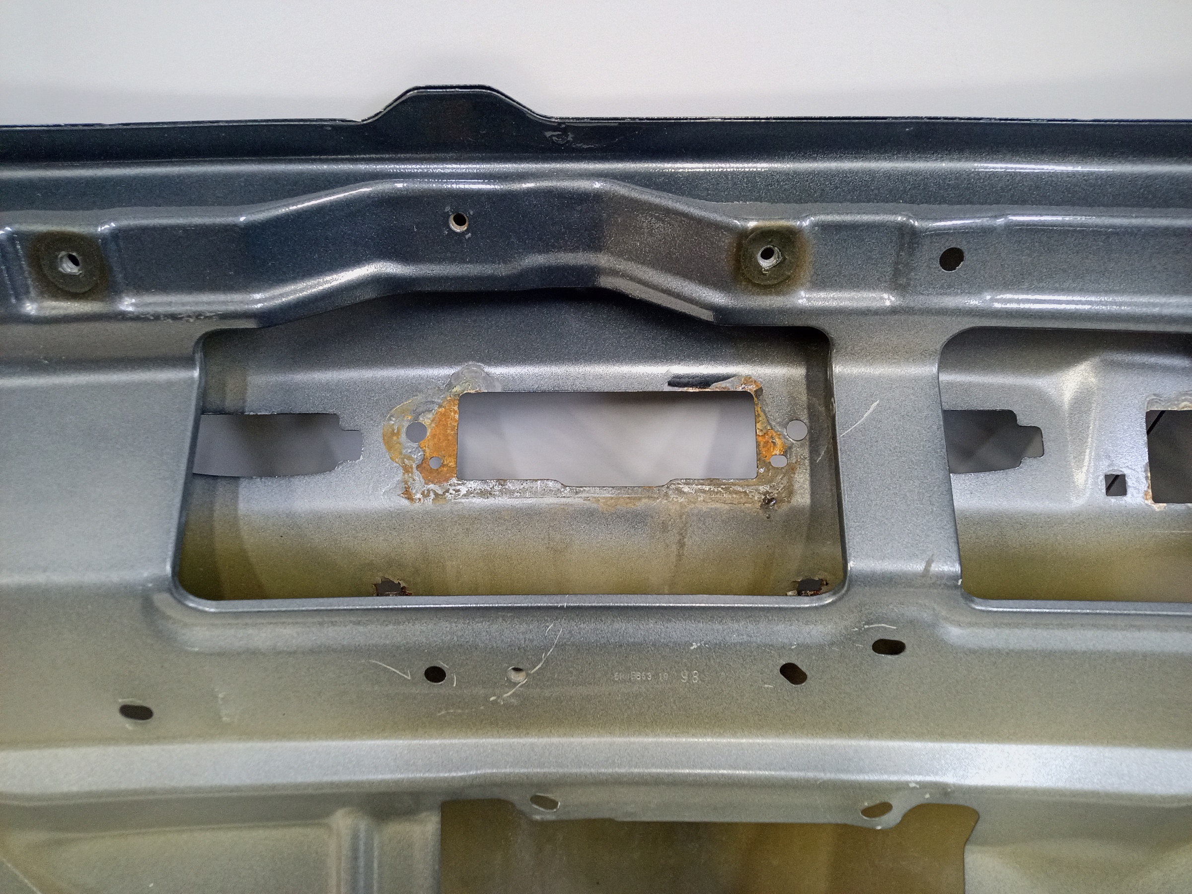 Крышка багажника Mitsubishi Outlander 3 Restail 2 под камеру