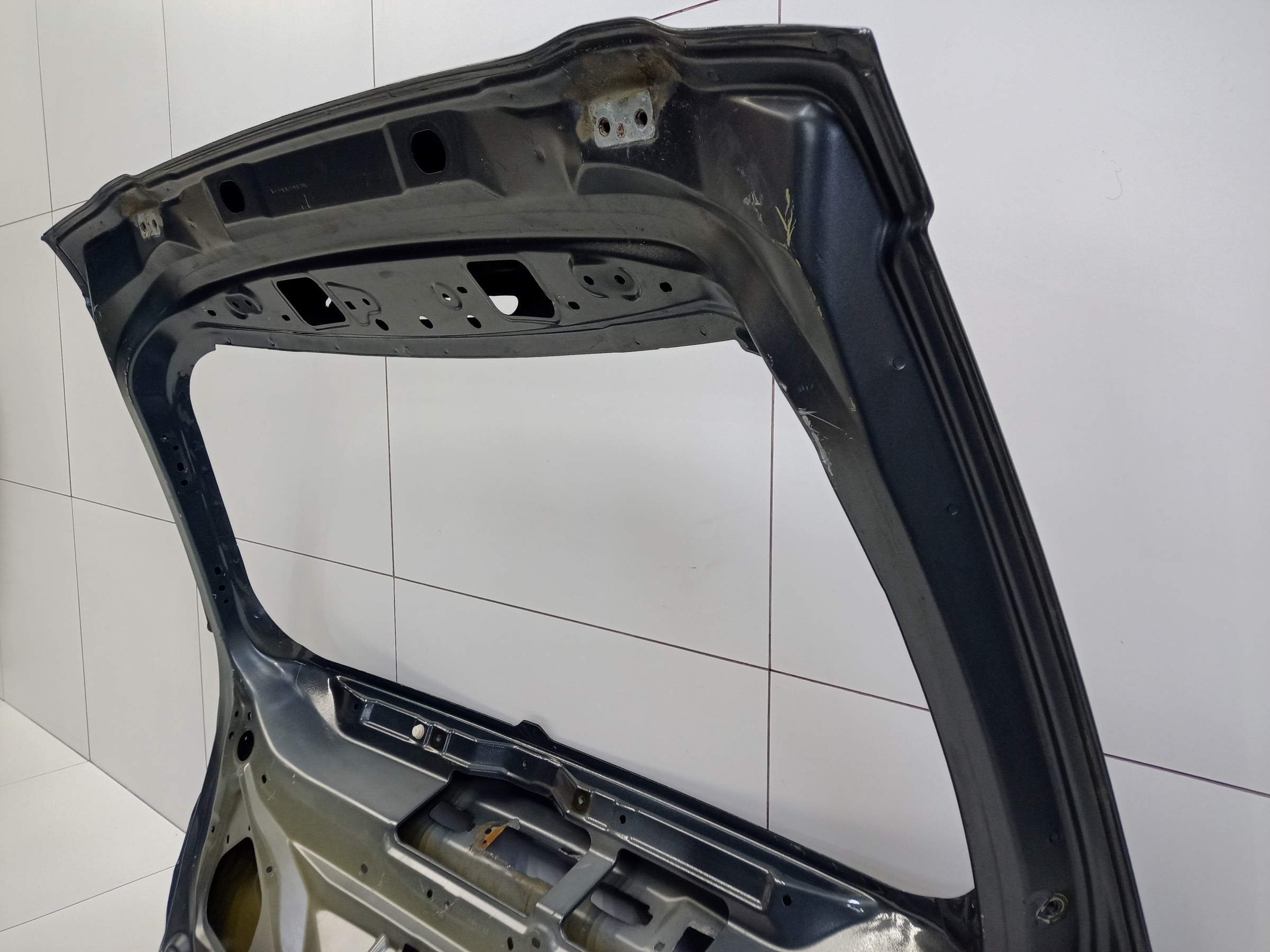 Крышка багажника Mitsubishi Outlander 3 Restail 2 под камеру