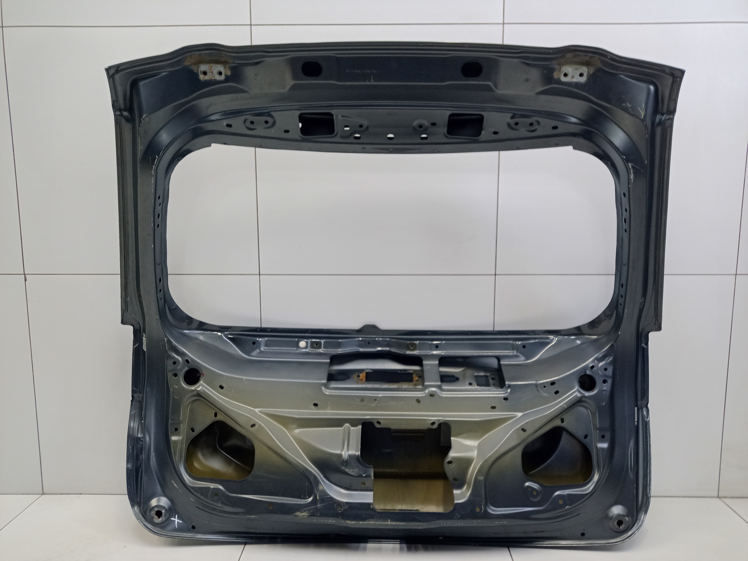 Крышка багажника Mitsubishi Outlander 3 Restail 2 под камеру