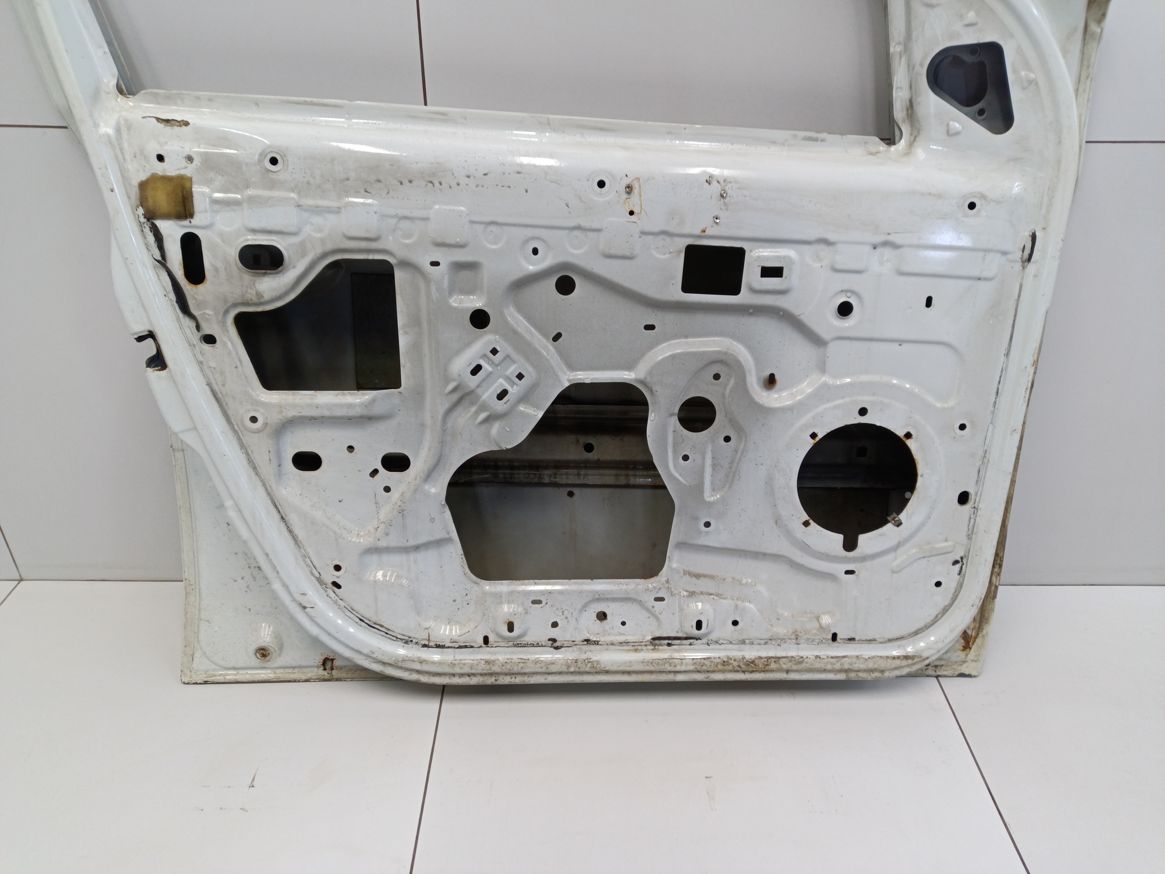 Дверь передняя левая Lada Largus 1 под накладку