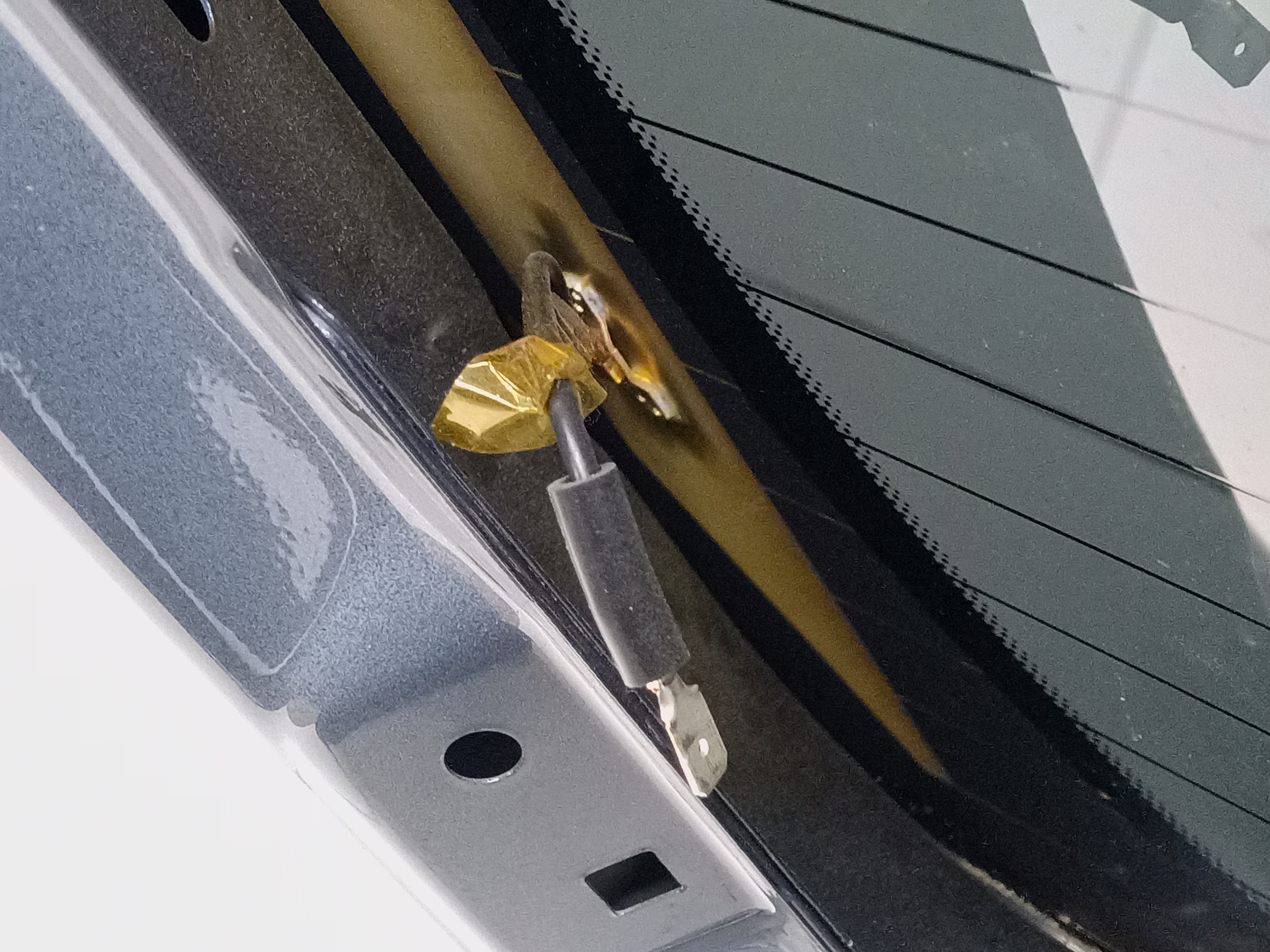 Крышка багажника Geely Tugella