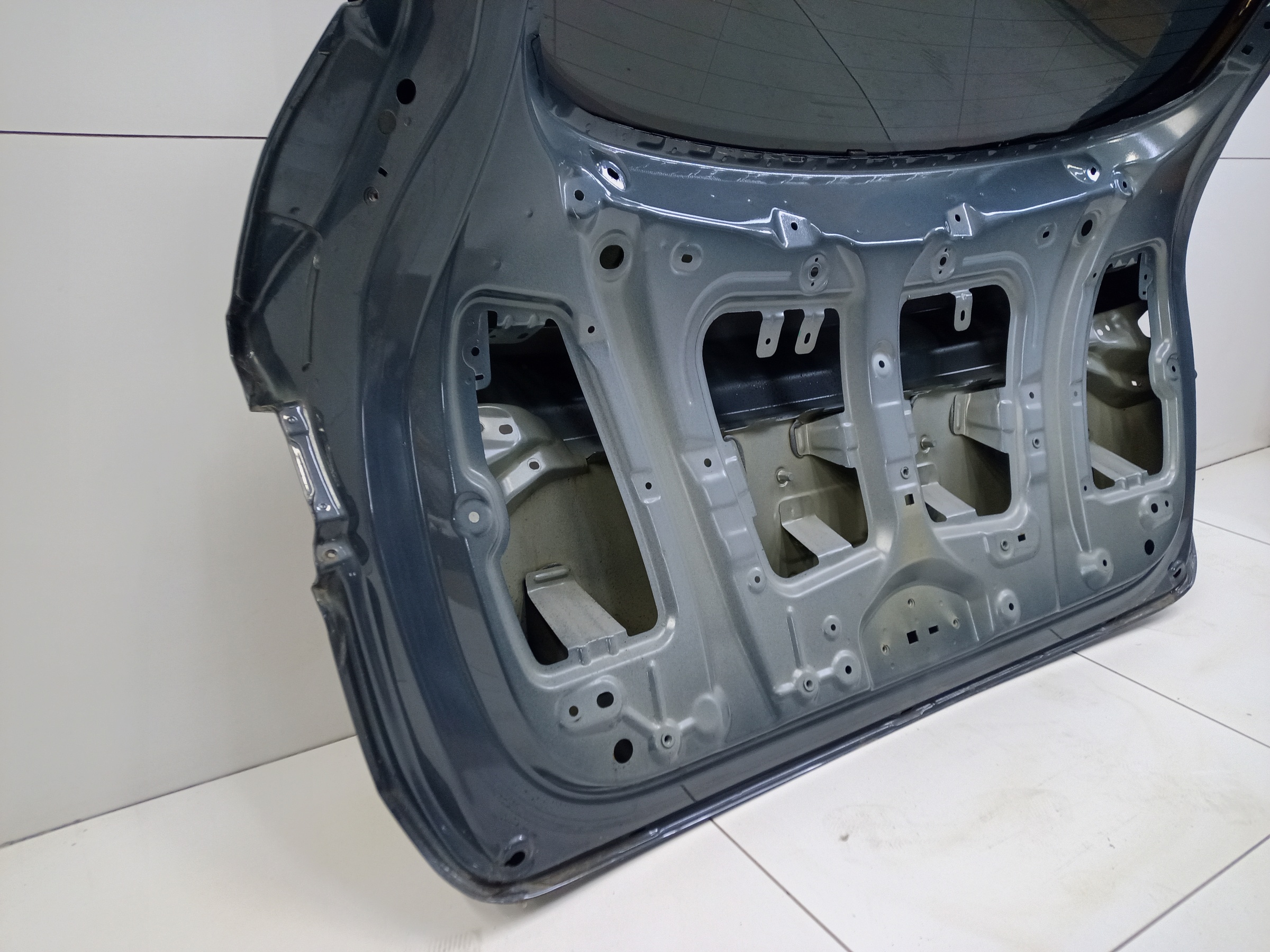 Крышка багажника Geely Tugella