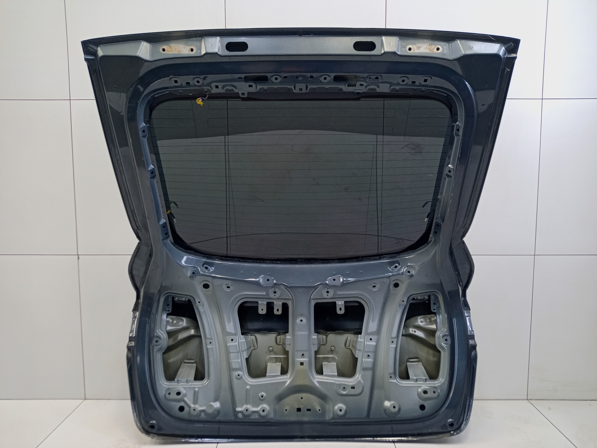 Крышка багажника Geely Tugella