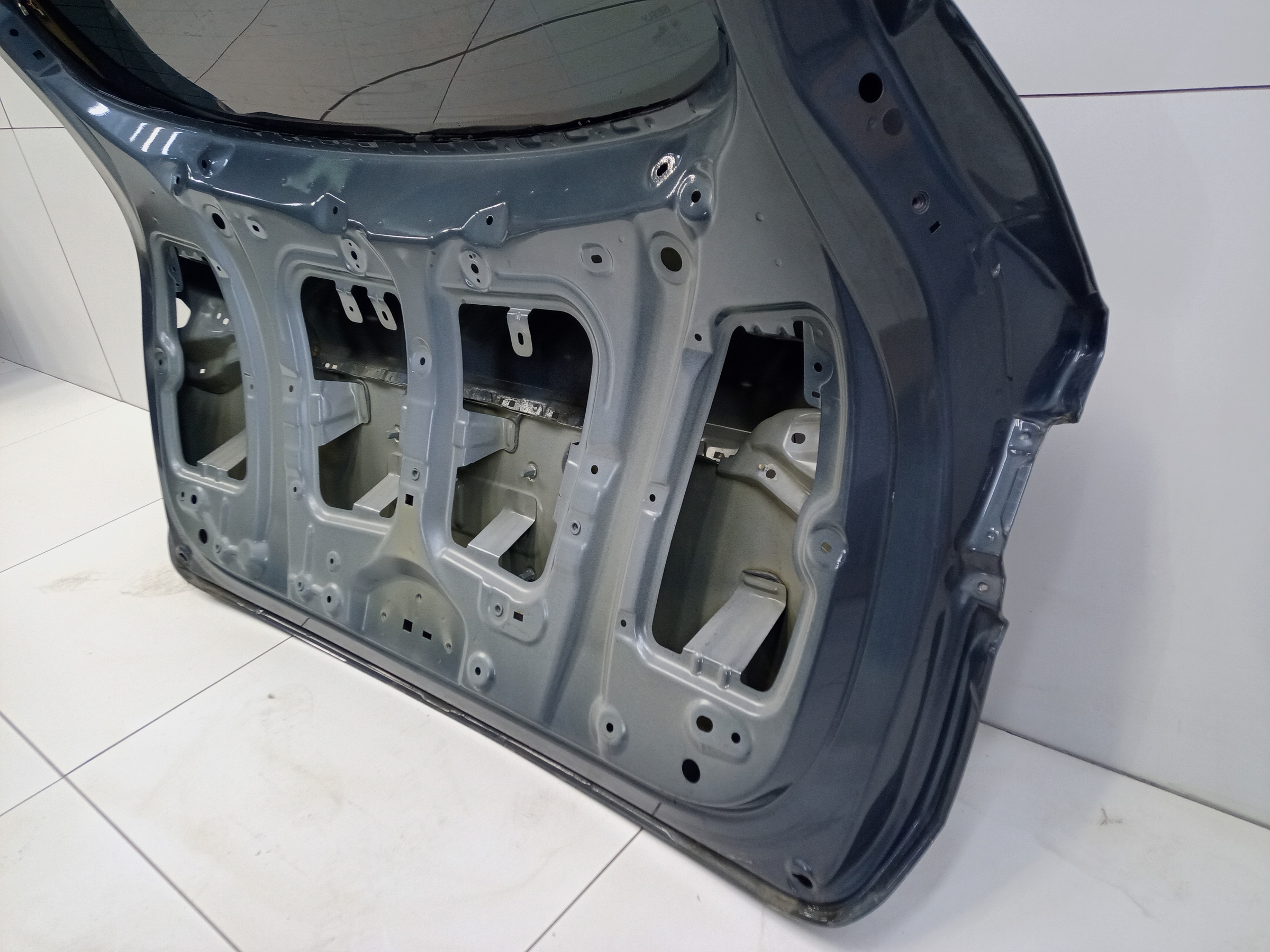 Крышка багажника Geely Tugella