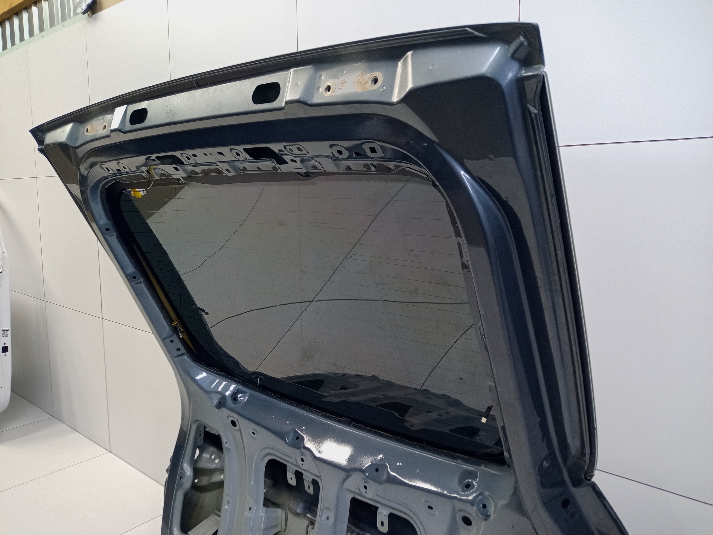 Крышка багажника Geely Tugella