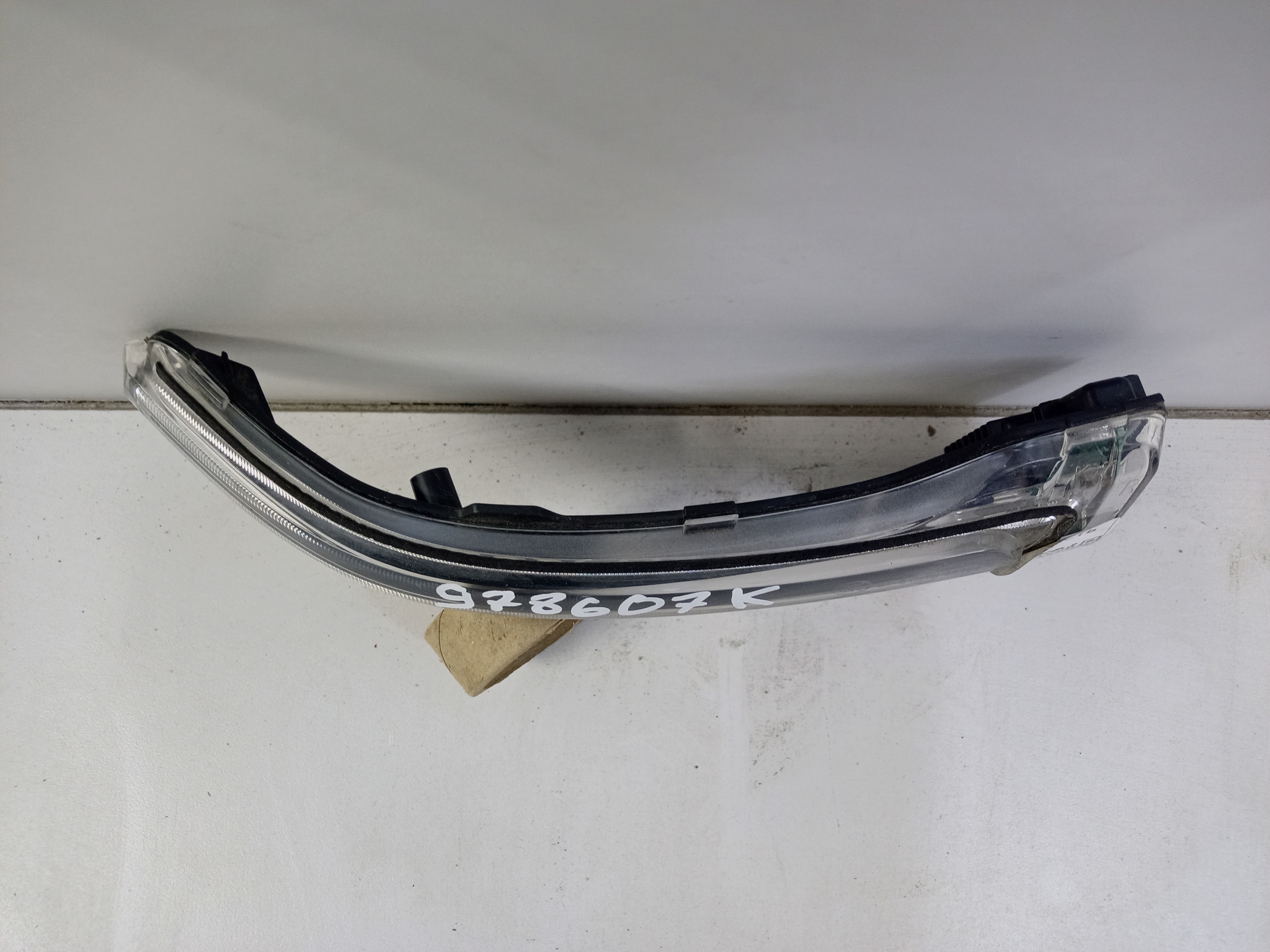 Повторитель поворота зеркала правого Geely Monjaro