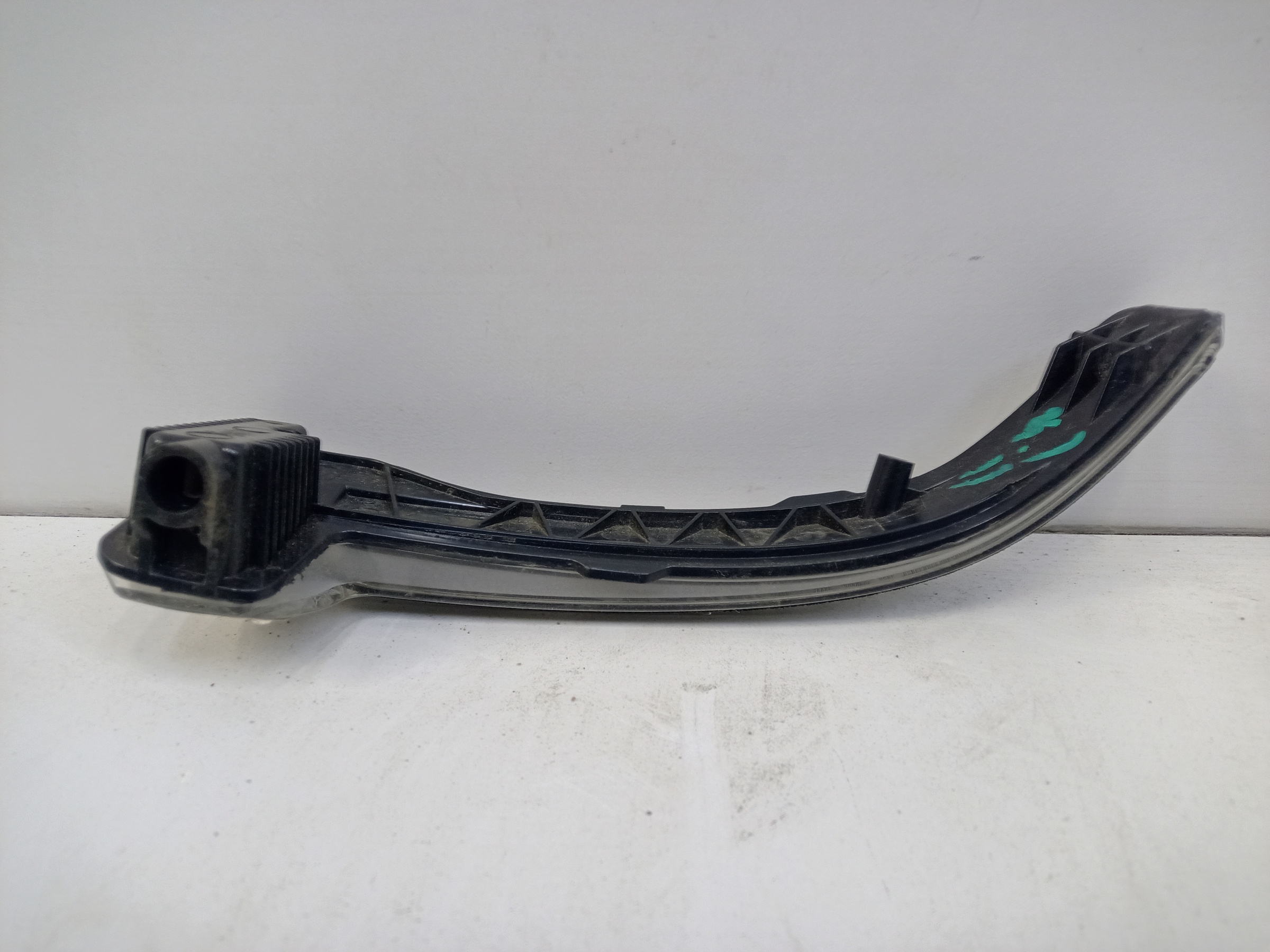 Повторитель поворота зеркала правого Geely Monjaro