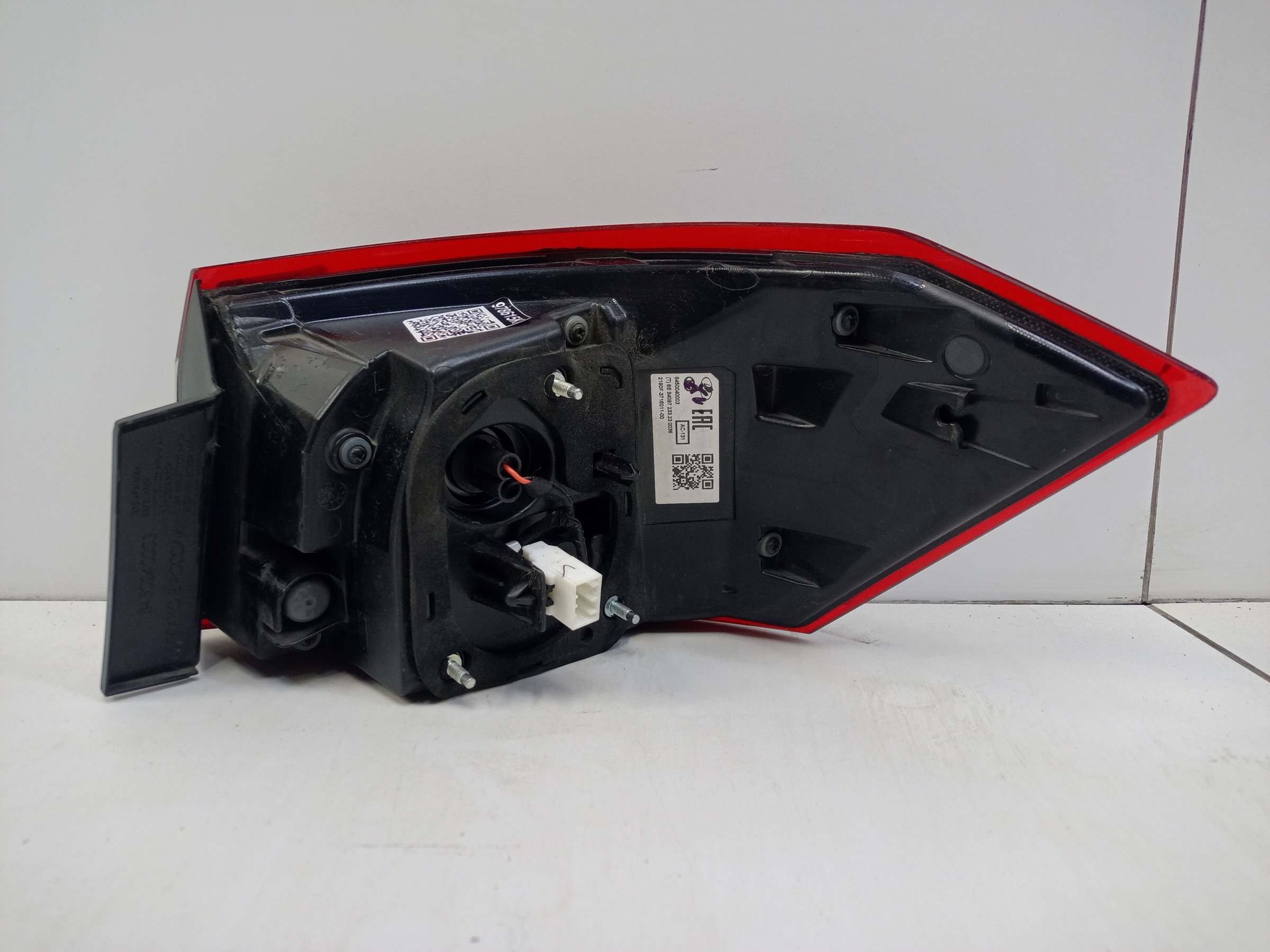 Фонарь задний левый наружный Lada Vesta Restail LED