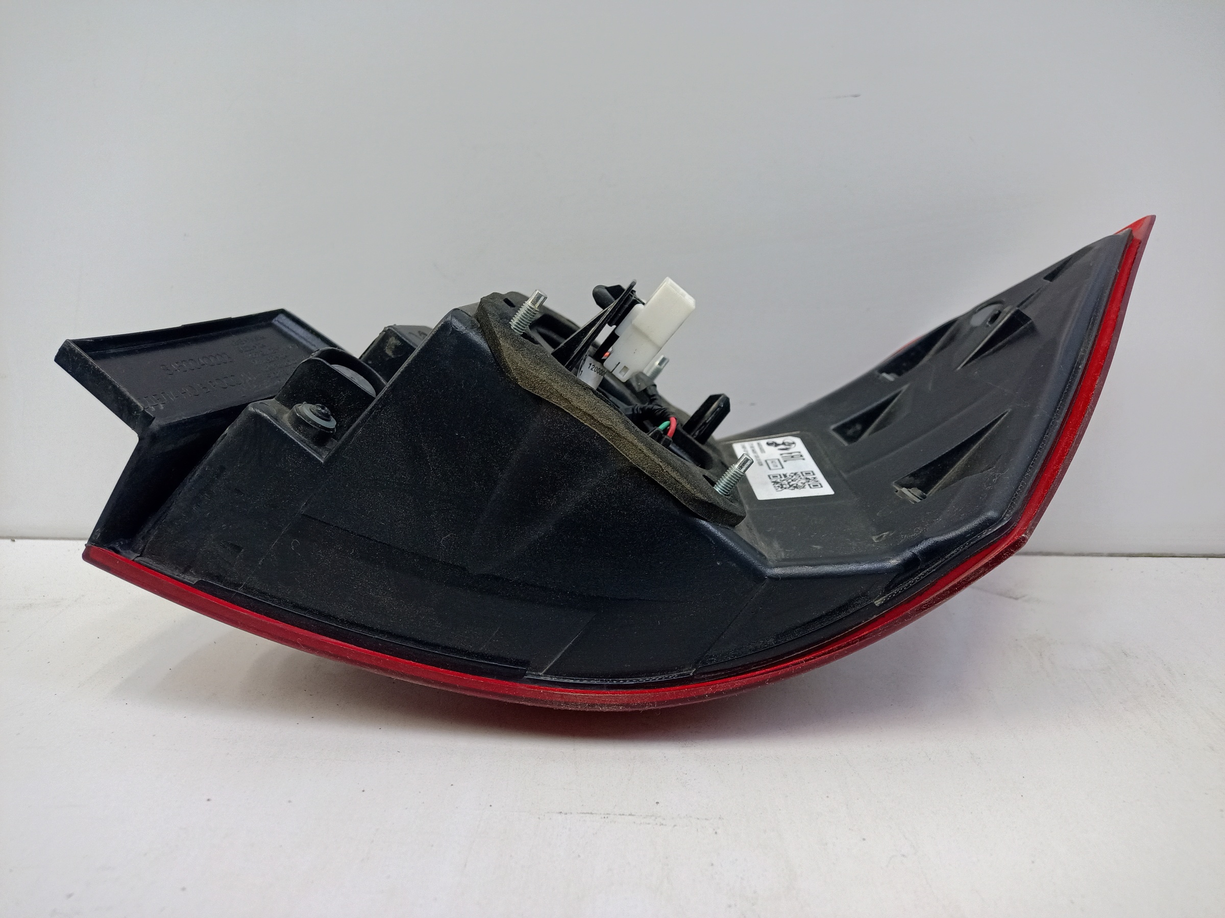 Фонарь задний левый наружный Lada Vesta Restail LED