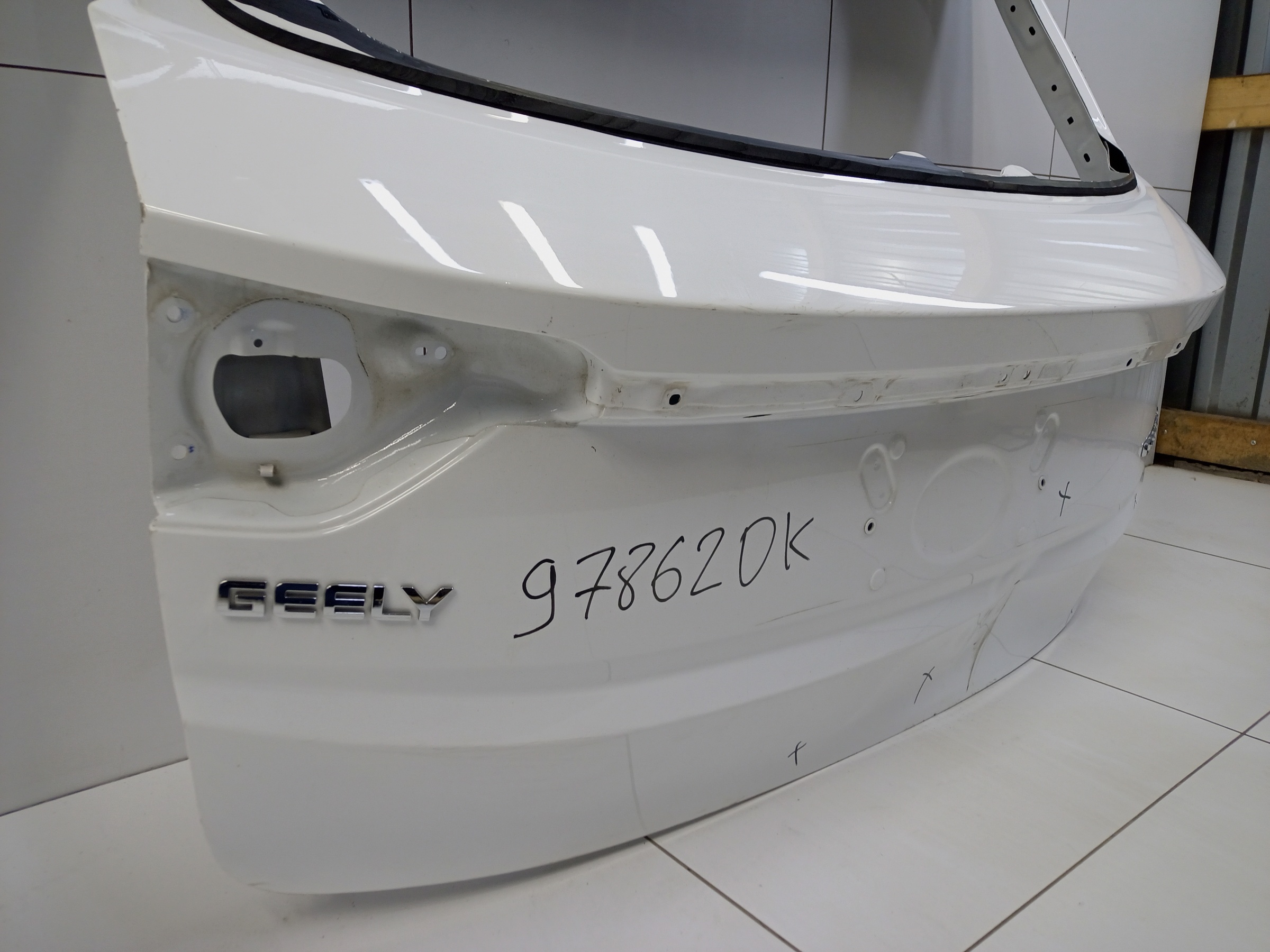 Крышка багажника Geely Coolray