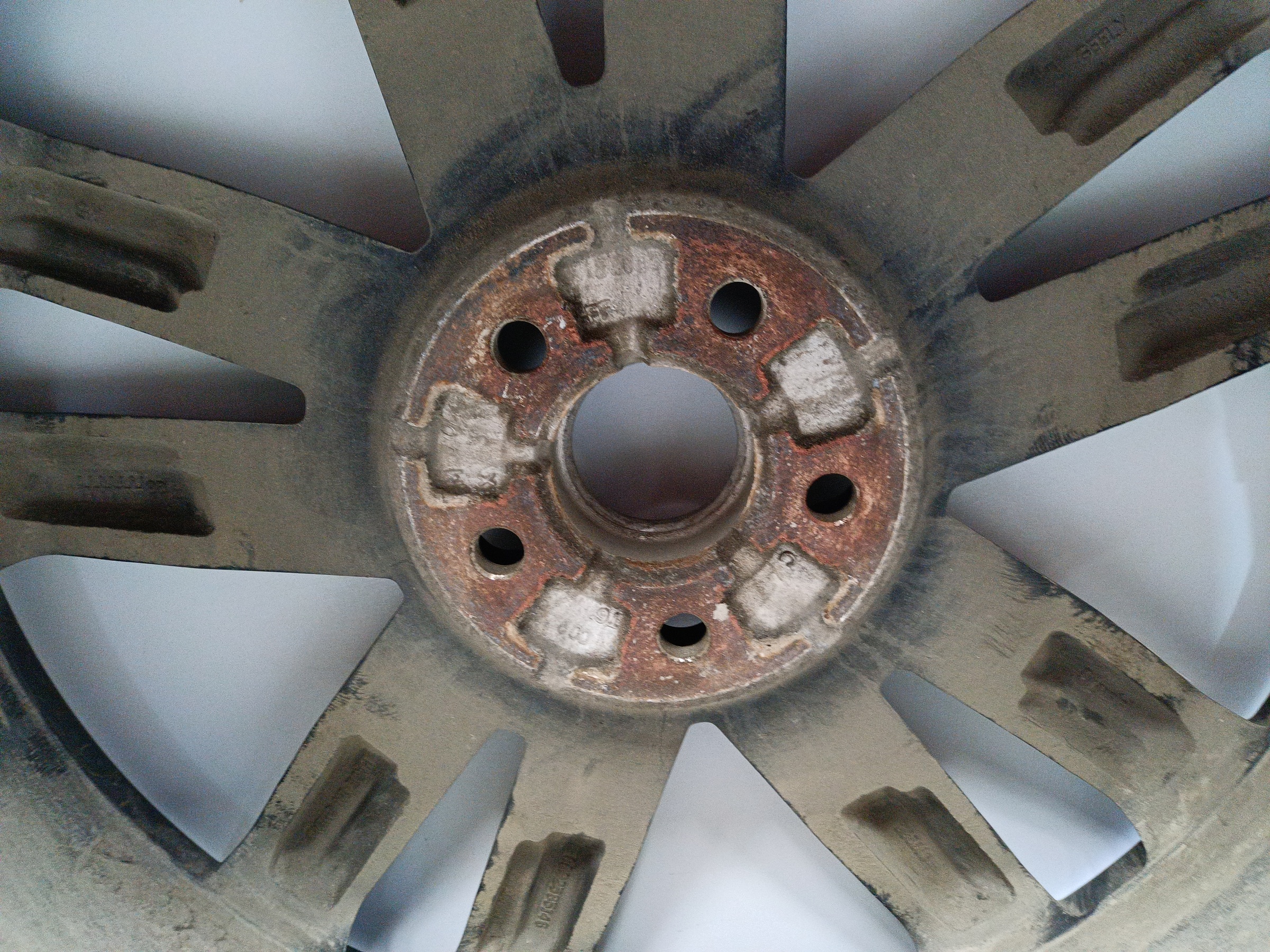 Диск колеса литой Geely Monjaro R20