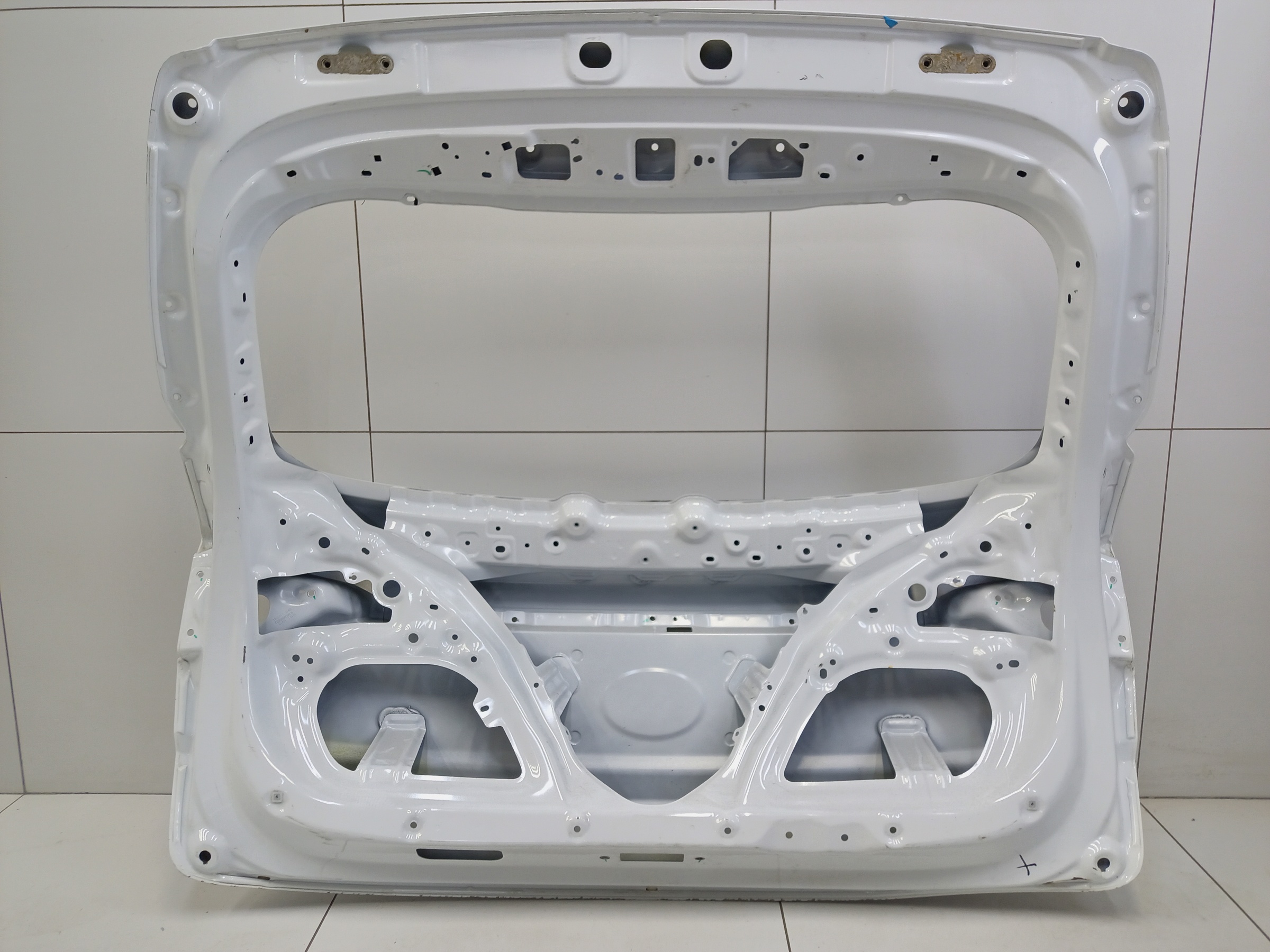 Крышка багажника Geely Coolray