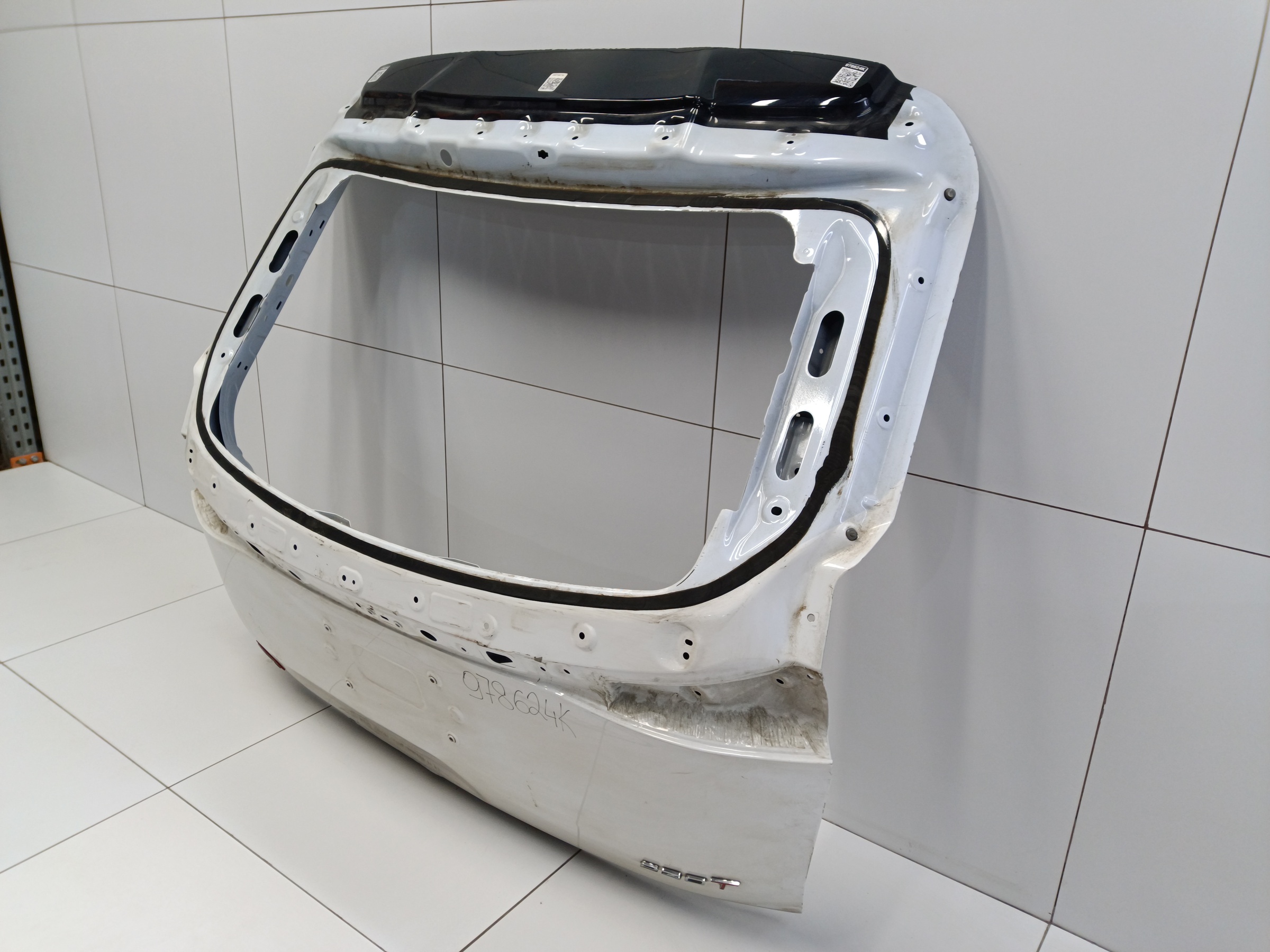 Крышка багажника Omoda C5 с датчиком защемления