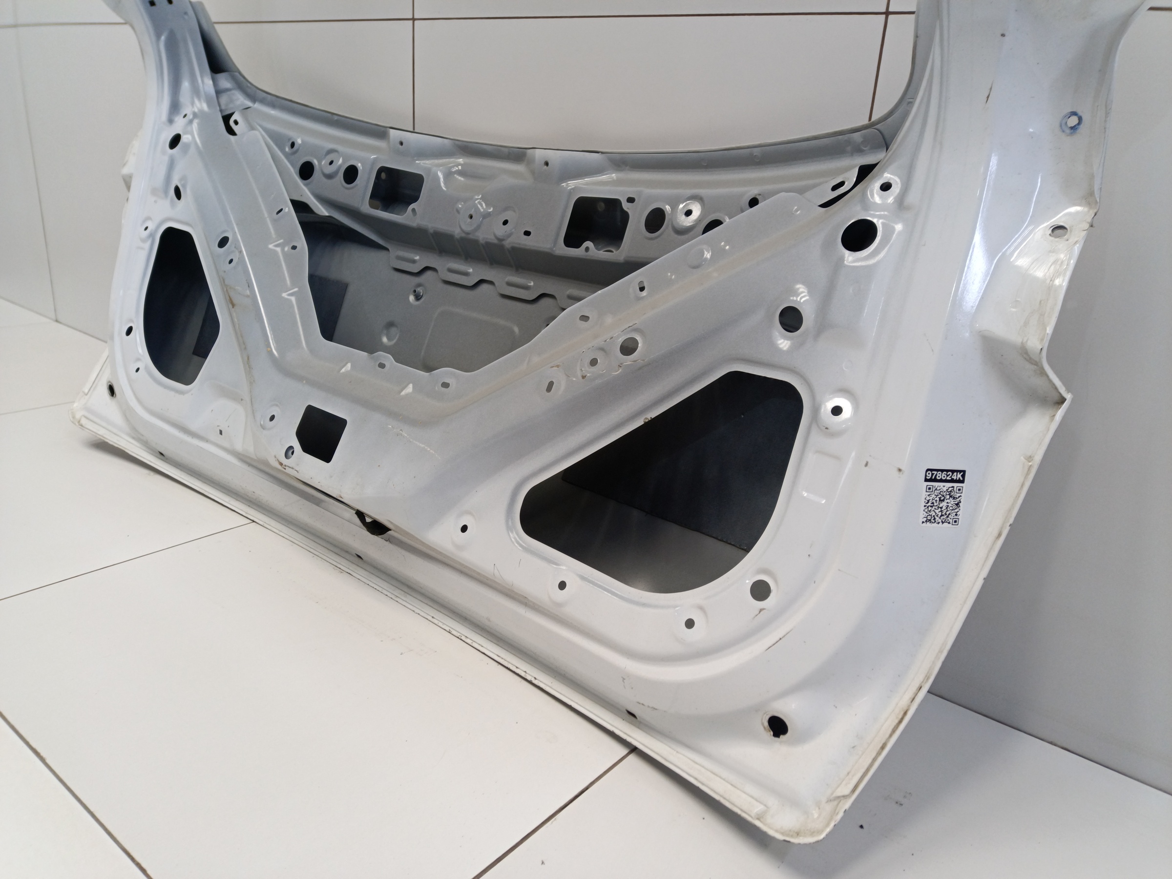 Крышка багажника Omoda C5 с датчиком защемления