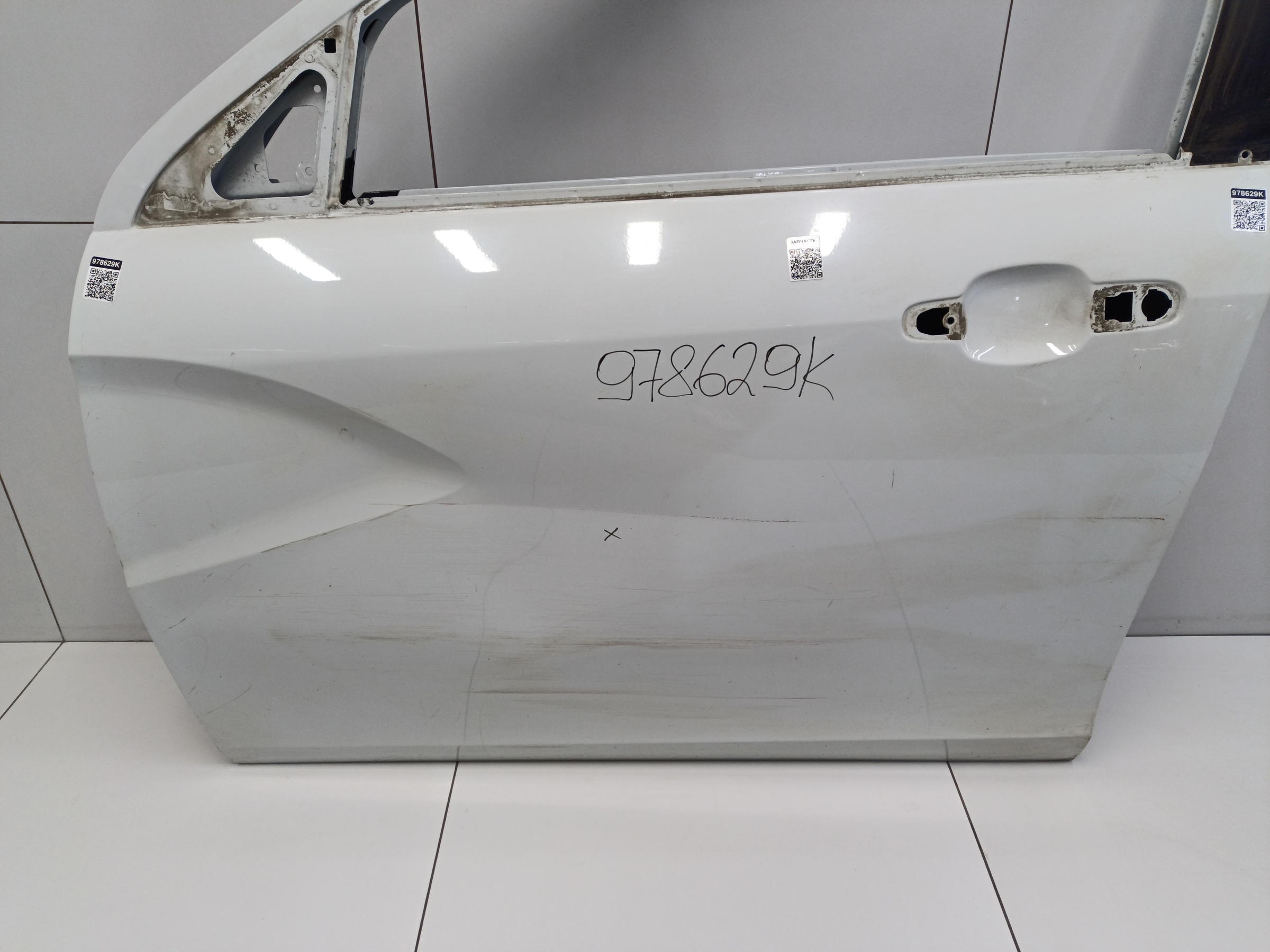 Дверь передняя левая Lada Vesta