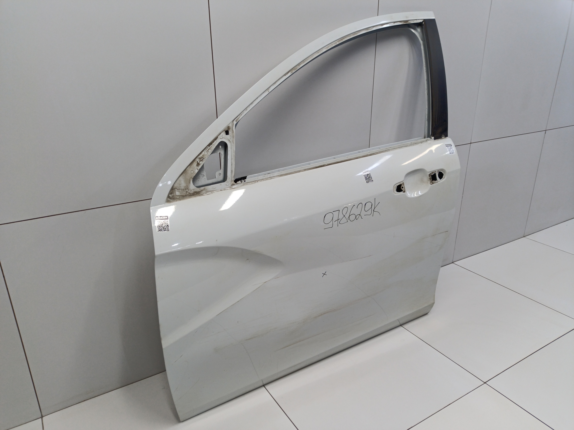 Дверь передняя левая Lada Vesta