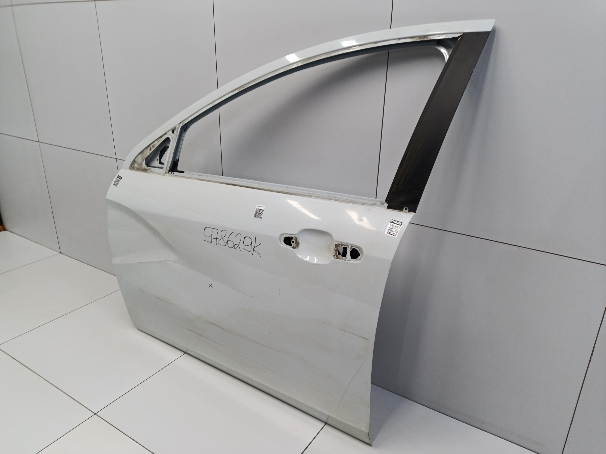 Дверь передняя левая Lada Vesta