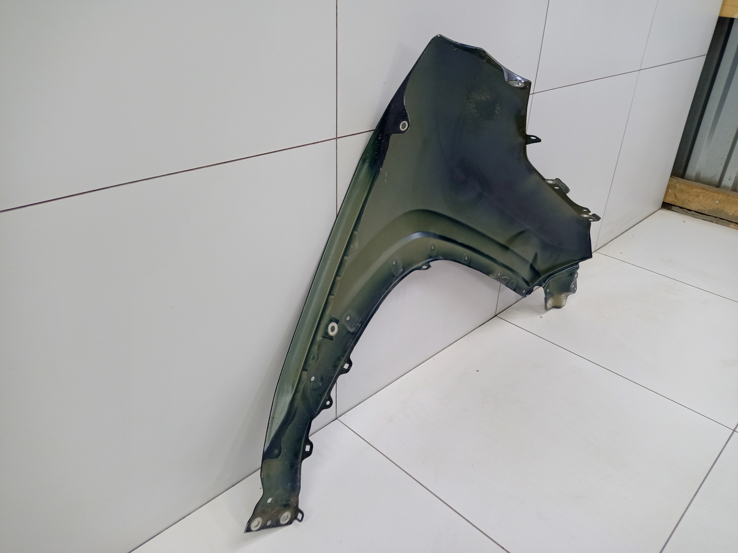 Крыло переднее левое Toyota RAV4 XA50