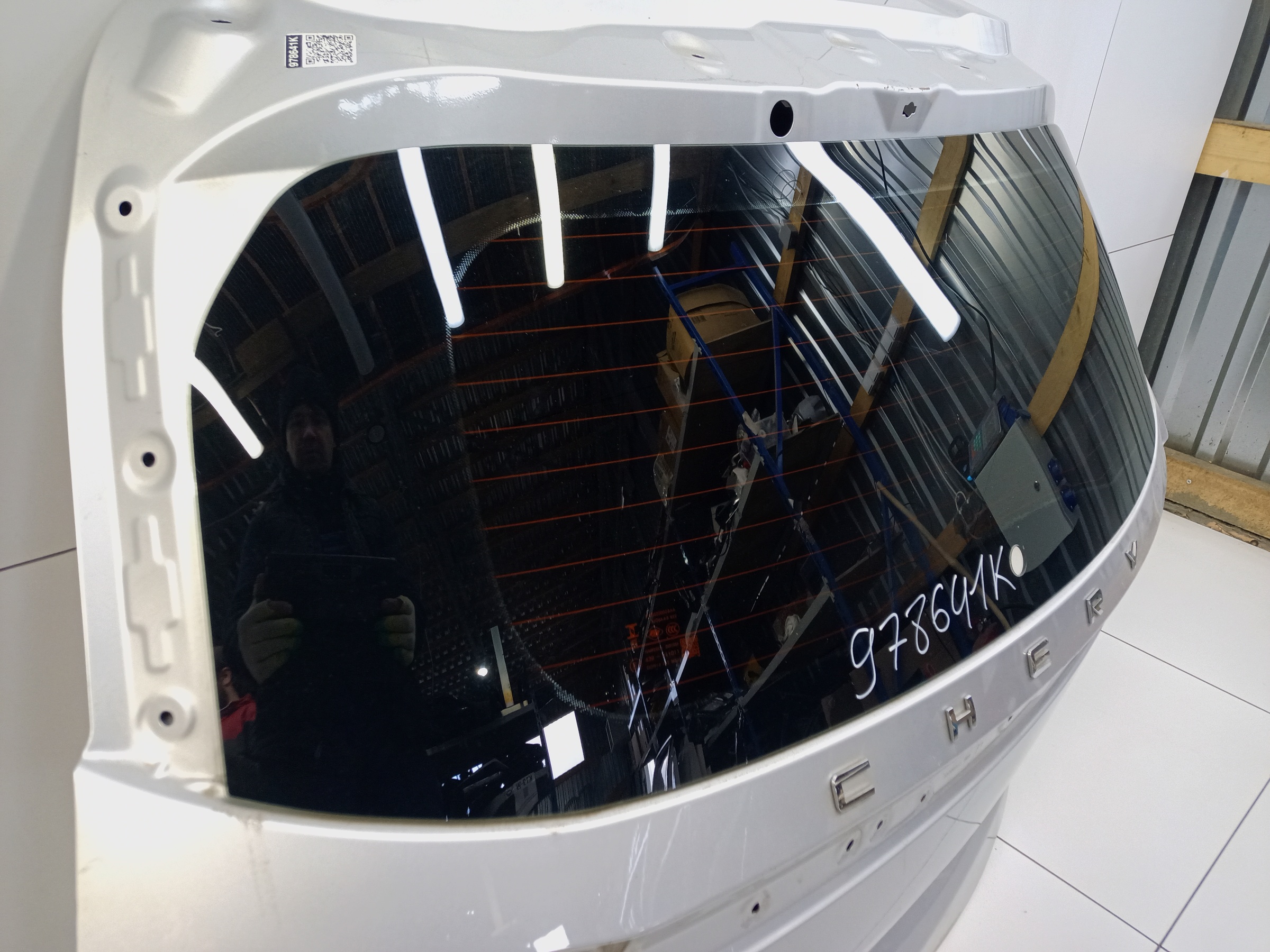 Стекло крышки багажника Chery Tiggo 7 Pro