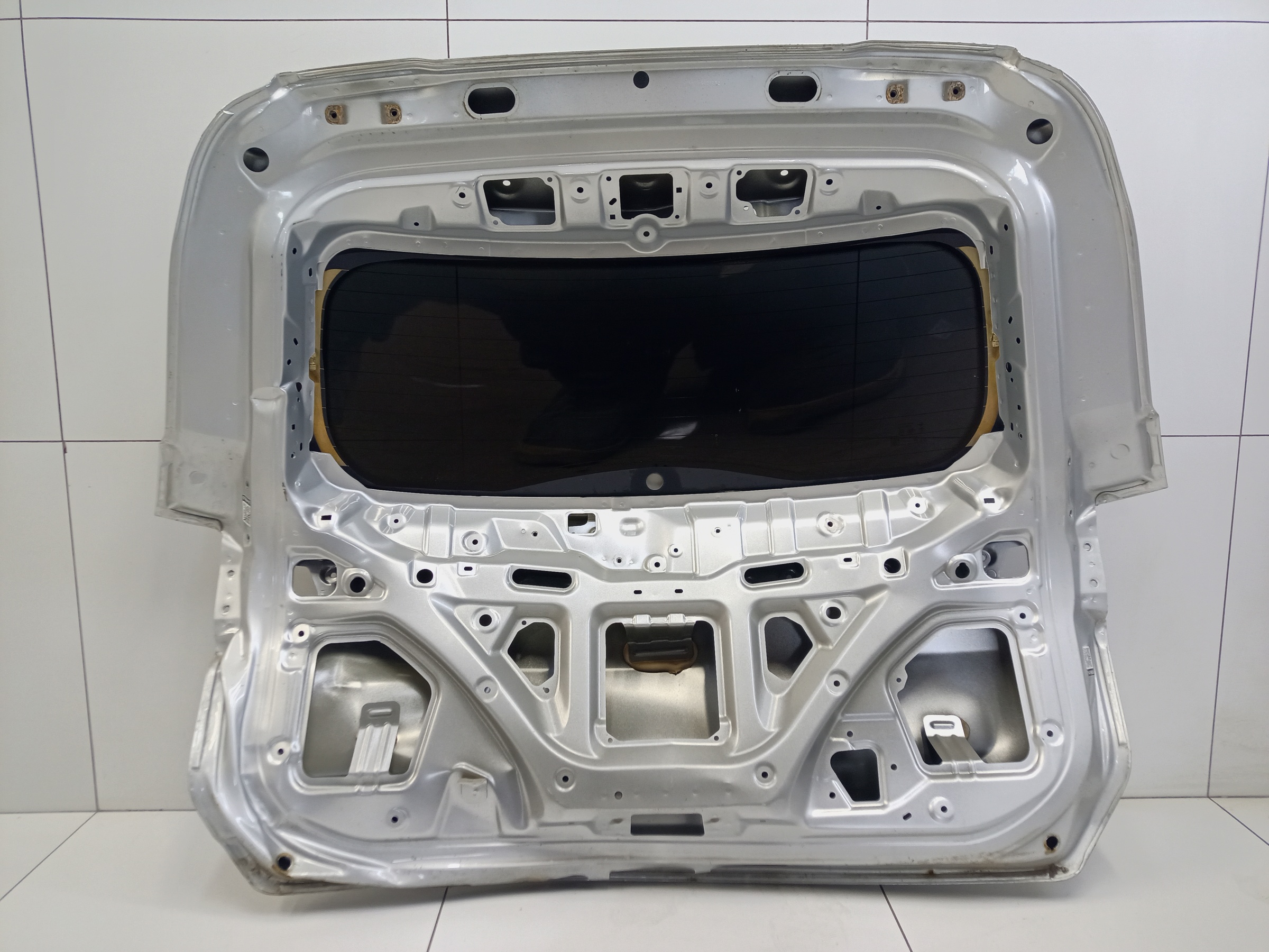 Стекло крышки багажника Chery Tiggo 7 Pro