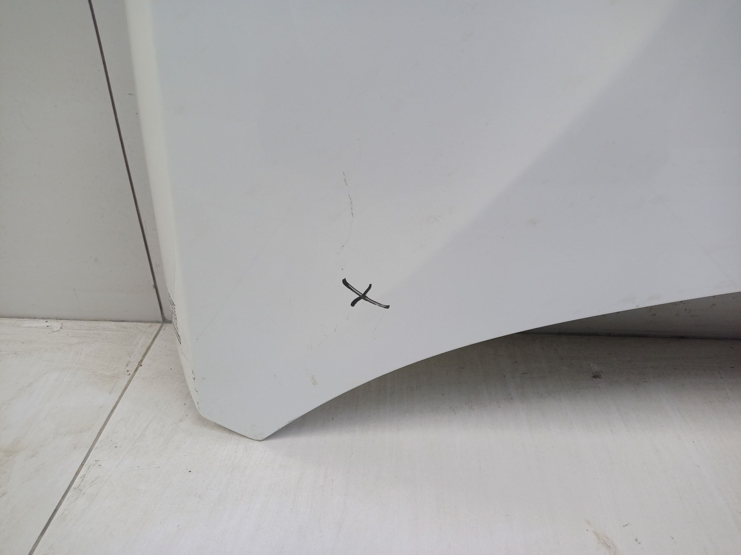 Капот Lada Vesta