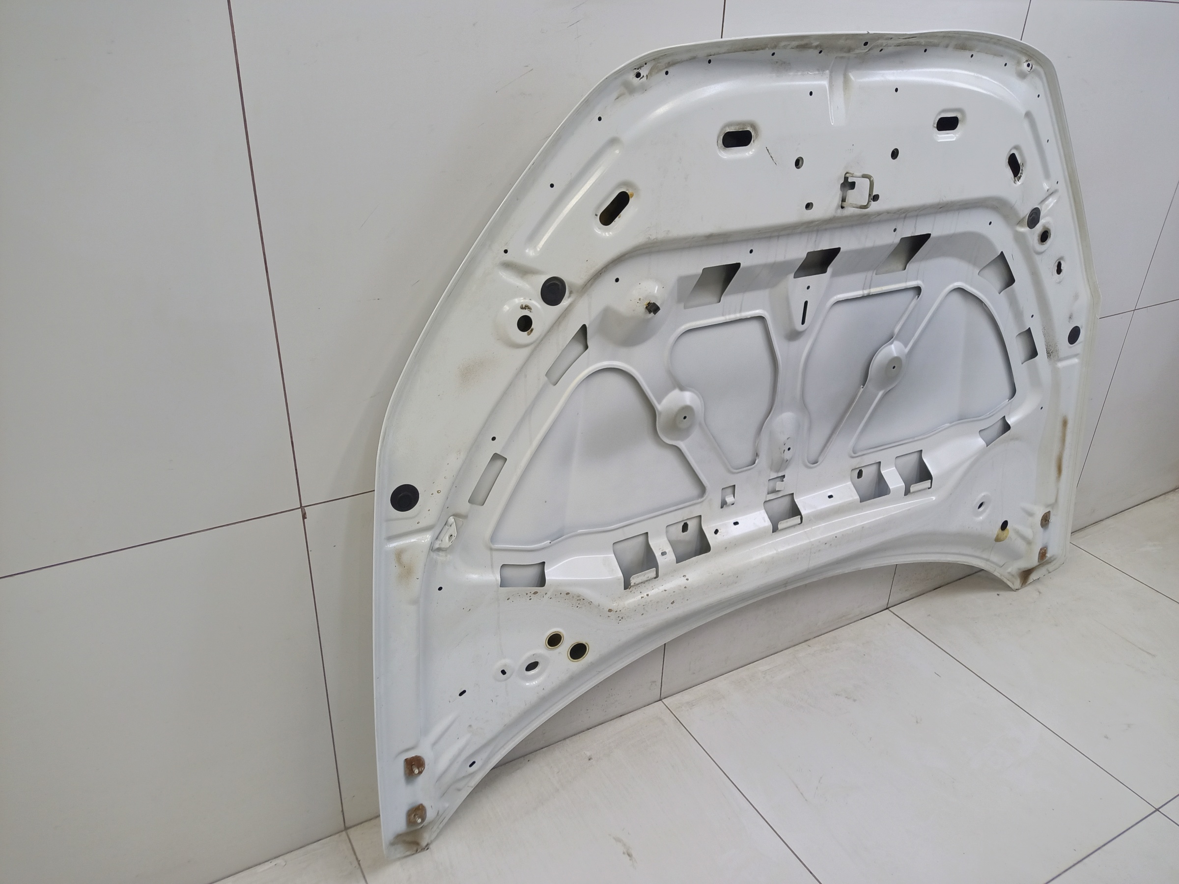 Капот Lada Vesta