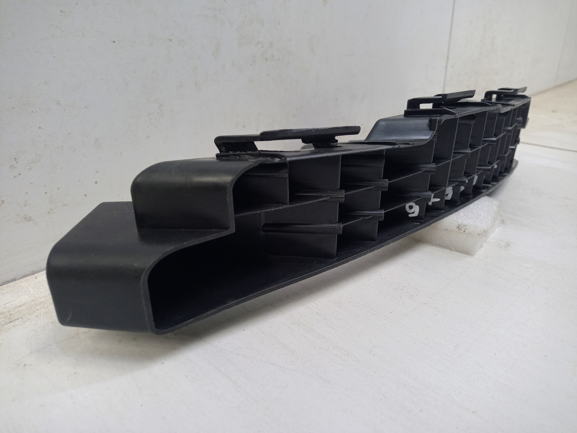 Кронштейн фары передней правой Haval M6 2