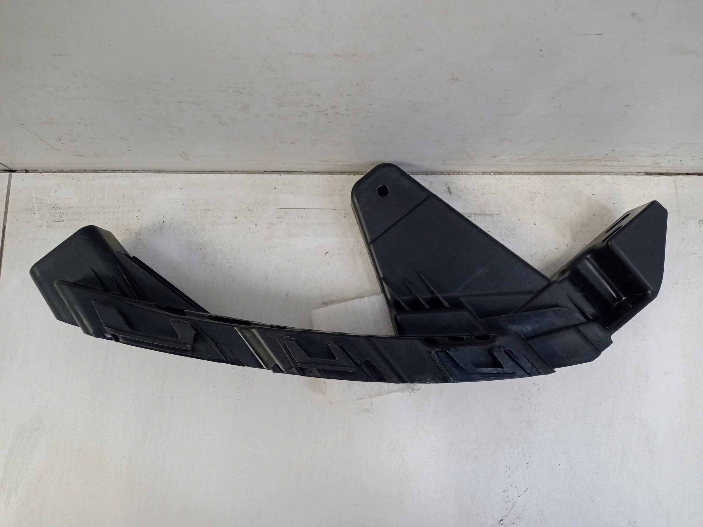 Кронштейн фары передней правой Haval M6 2