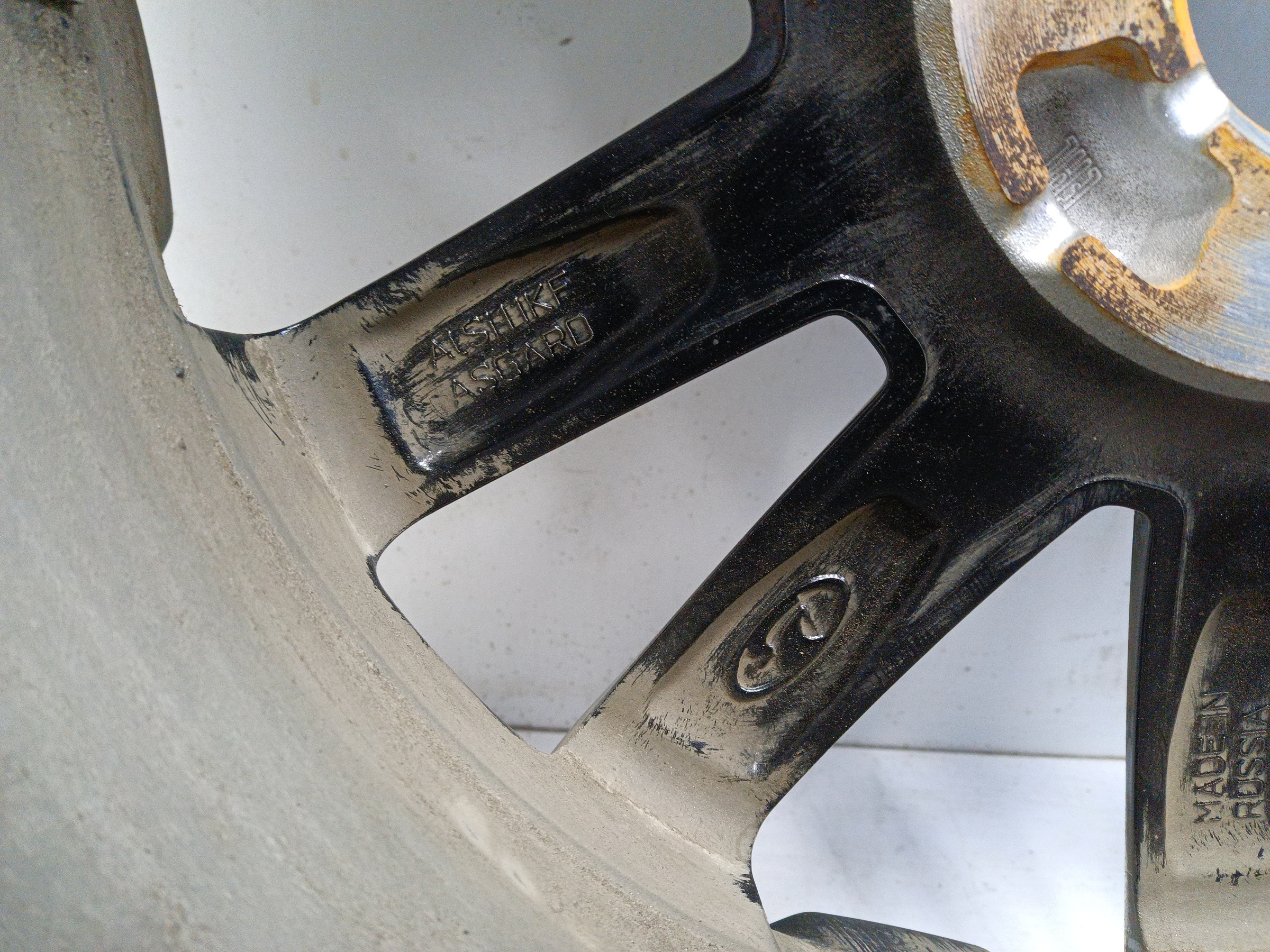 Диск колеса литой Lada Vesta Cross R17