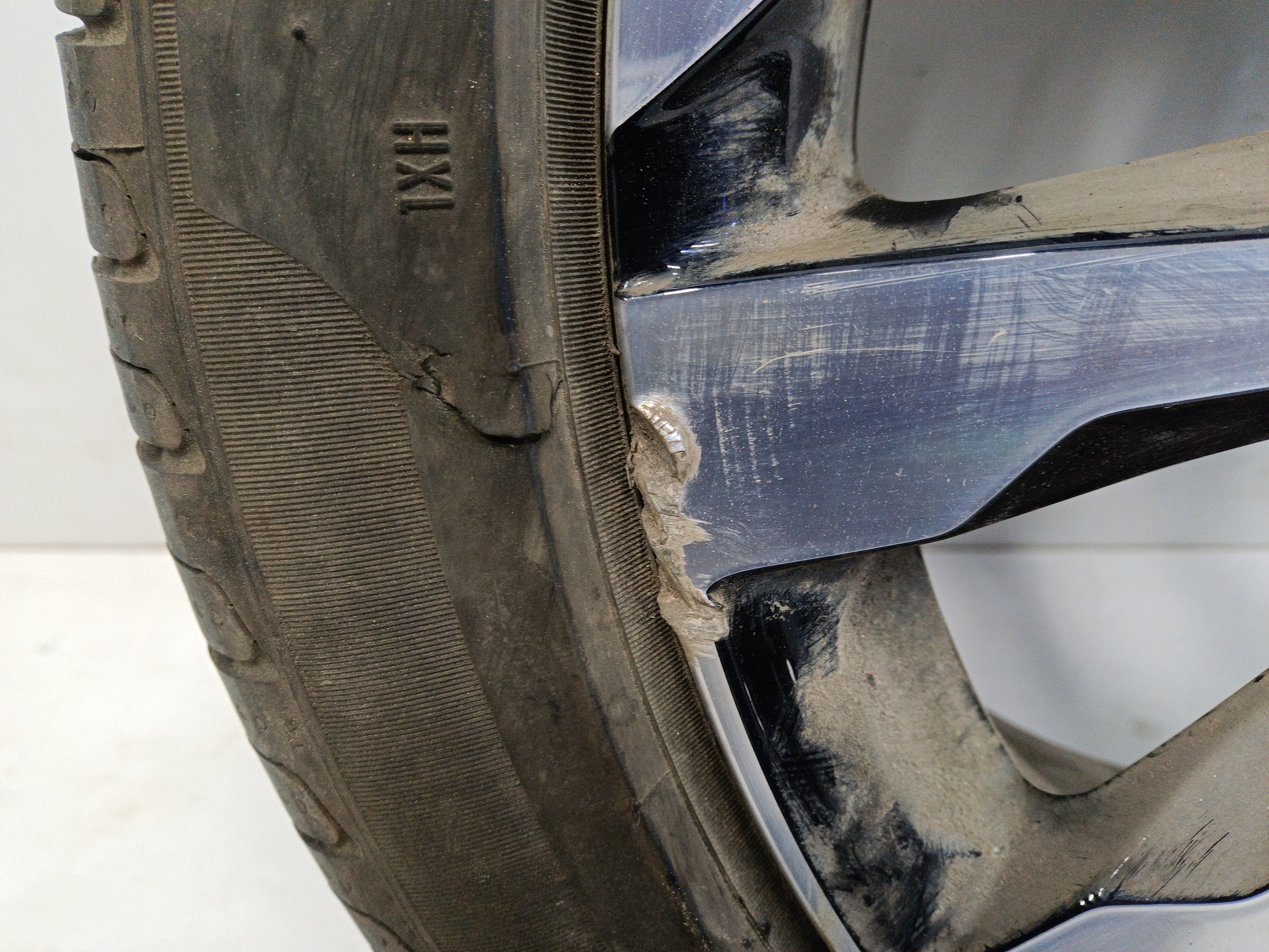 Диск колеса литой Lada Vesta Cross R17