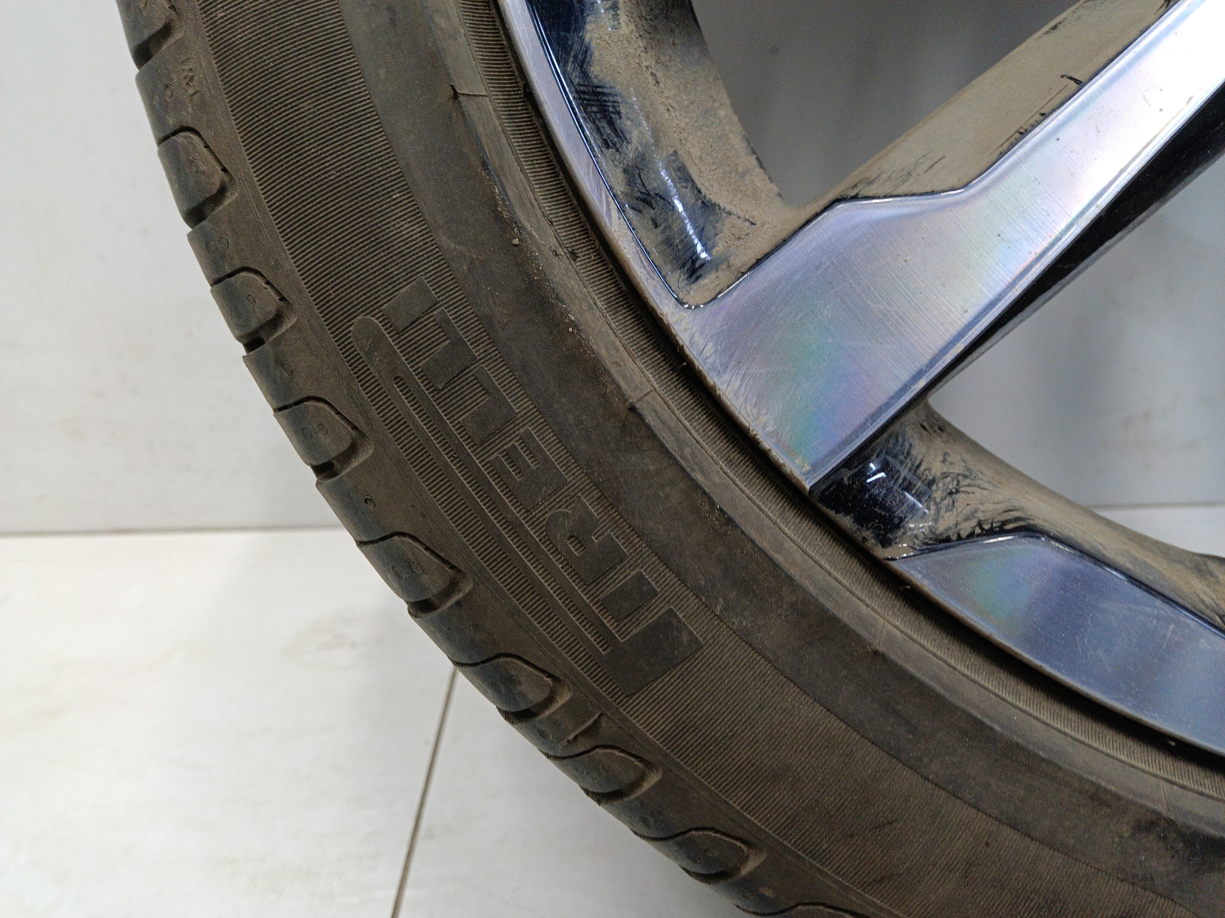 Диск колеса литой Lada Vesta Cross R17