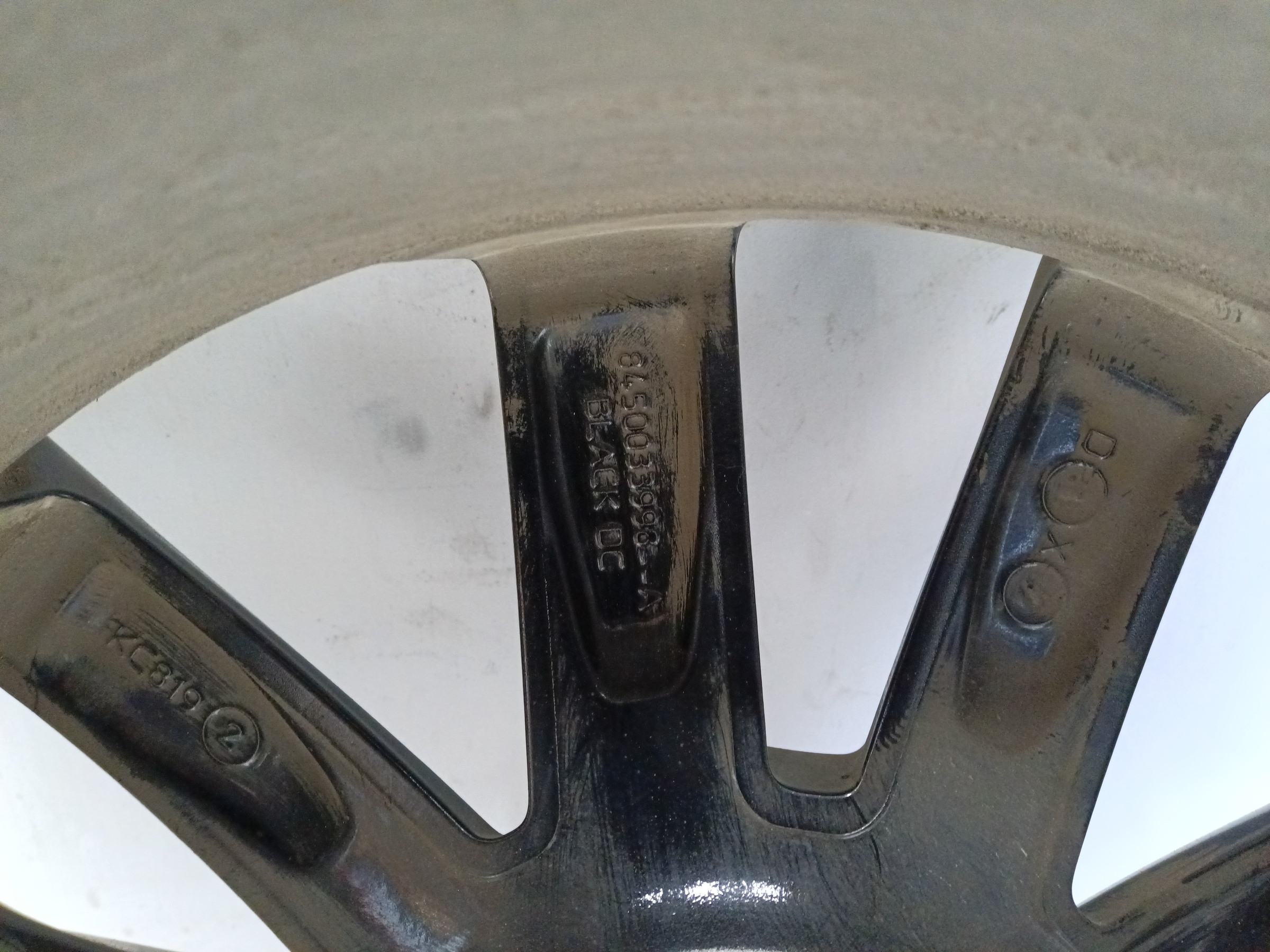 Диск колеса литой Lada Vesta Cross R17