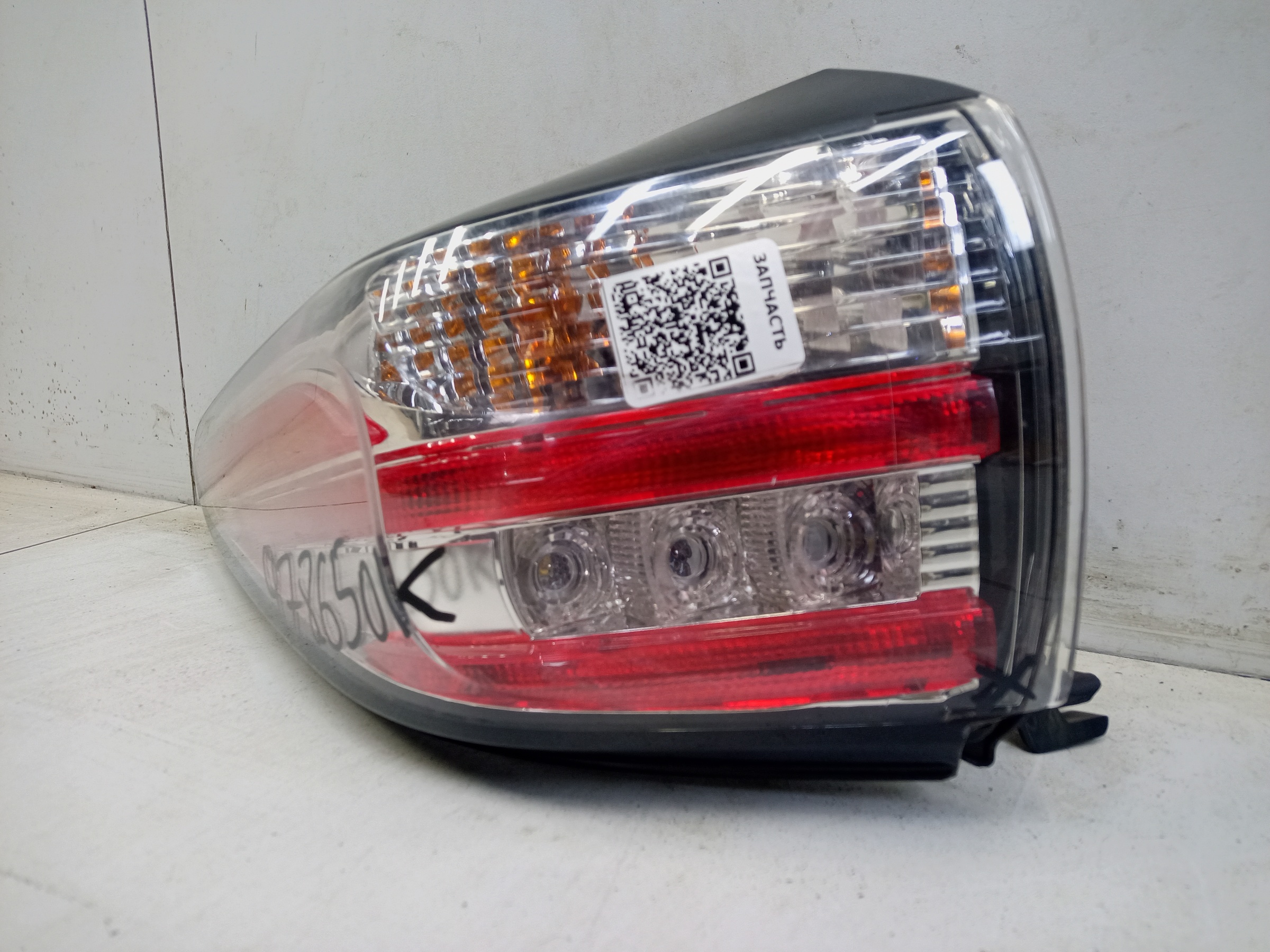 Фонарь задний левый наружный Nissan Murano Z52