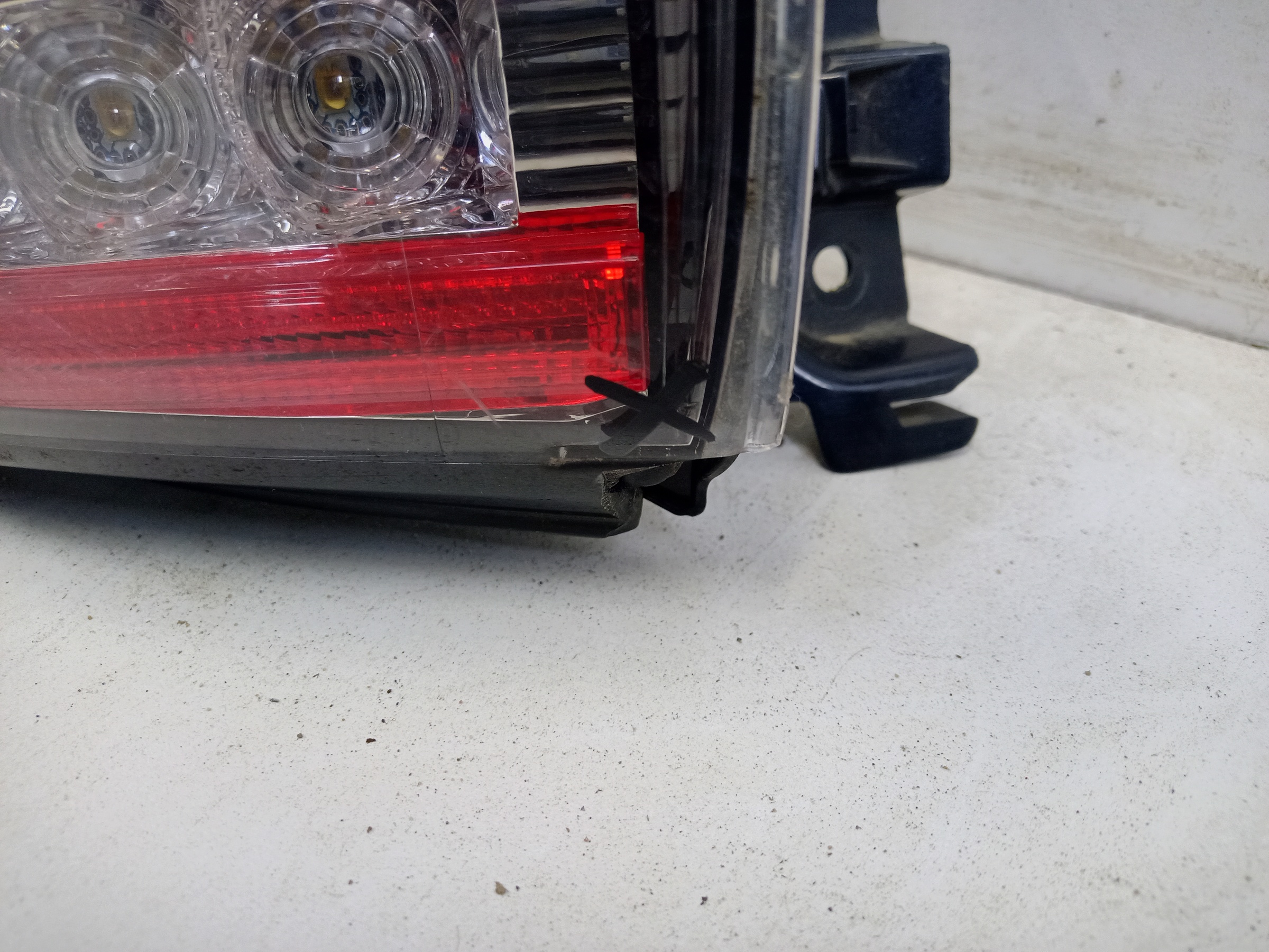 Фонарь задний левый наружный Nissan Murano Z52