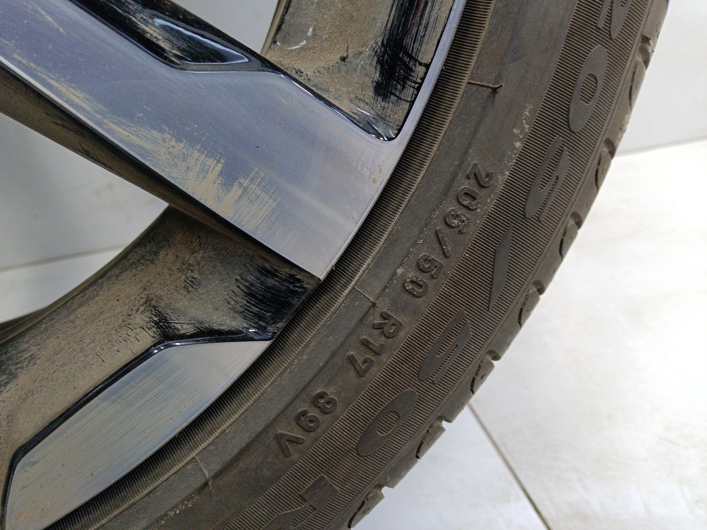 Диск колеса литой Lada Vesta Cross R17