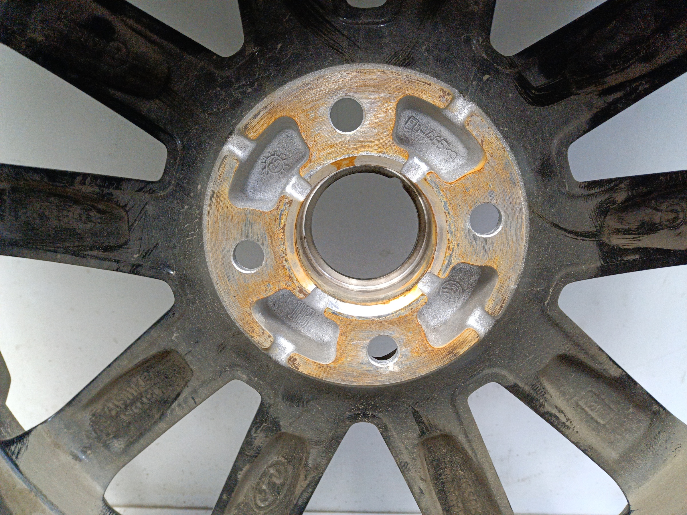 Диск колеса литой Lada Vesta Cross R17