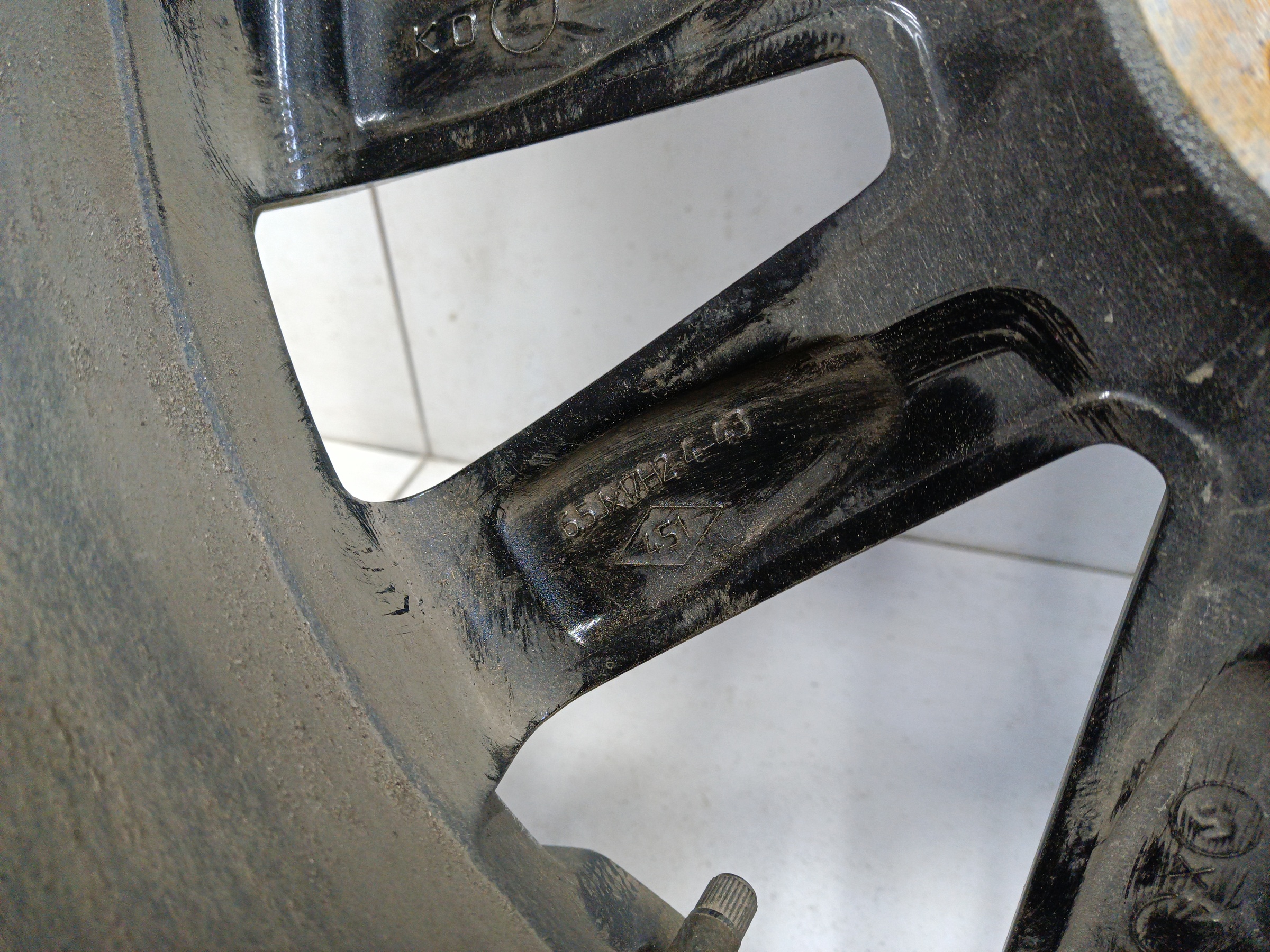 Диск колеса литой Lada Vesta Cross R17