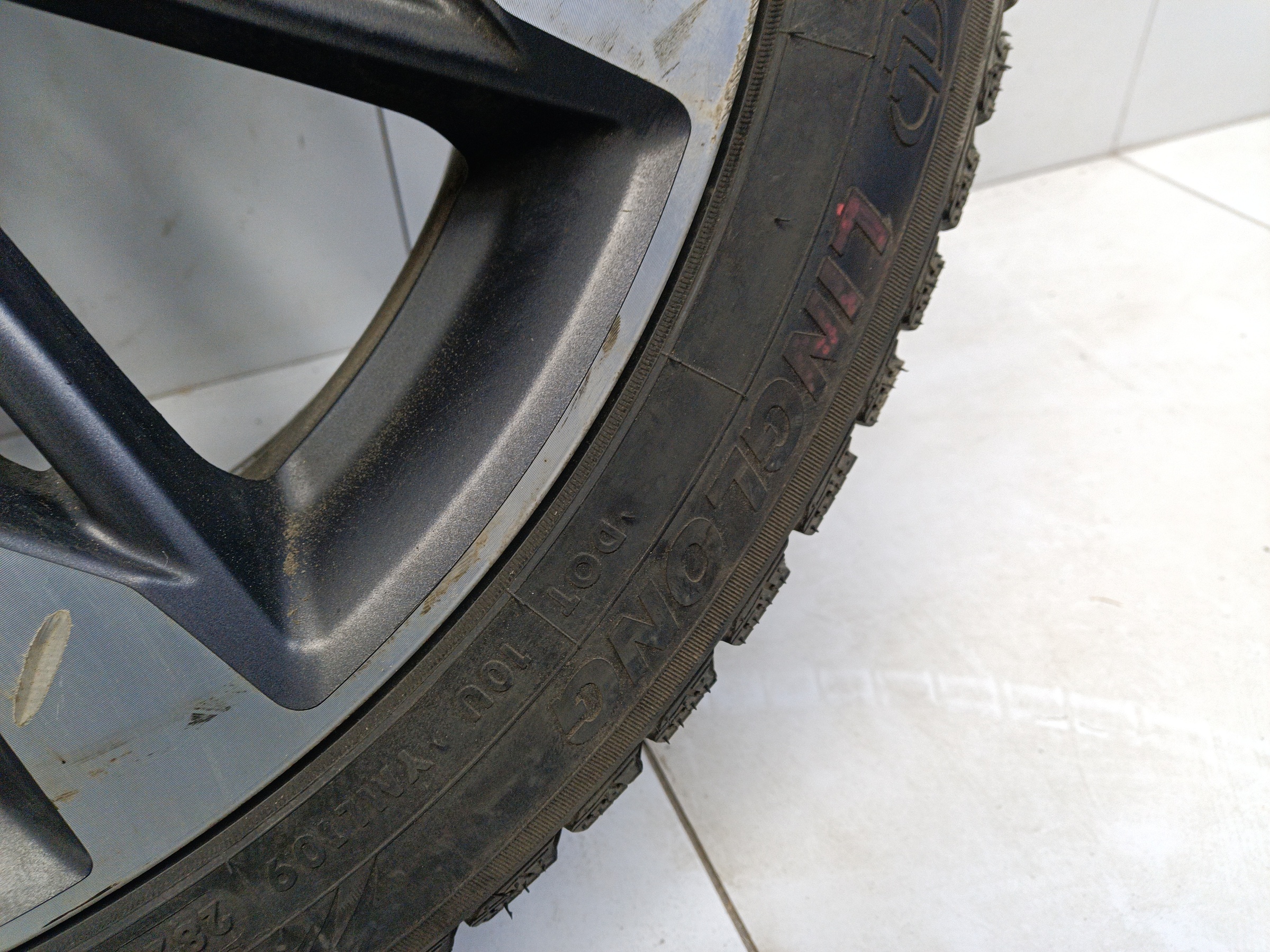 Диск колеса литой Geely Tugella R20 серый