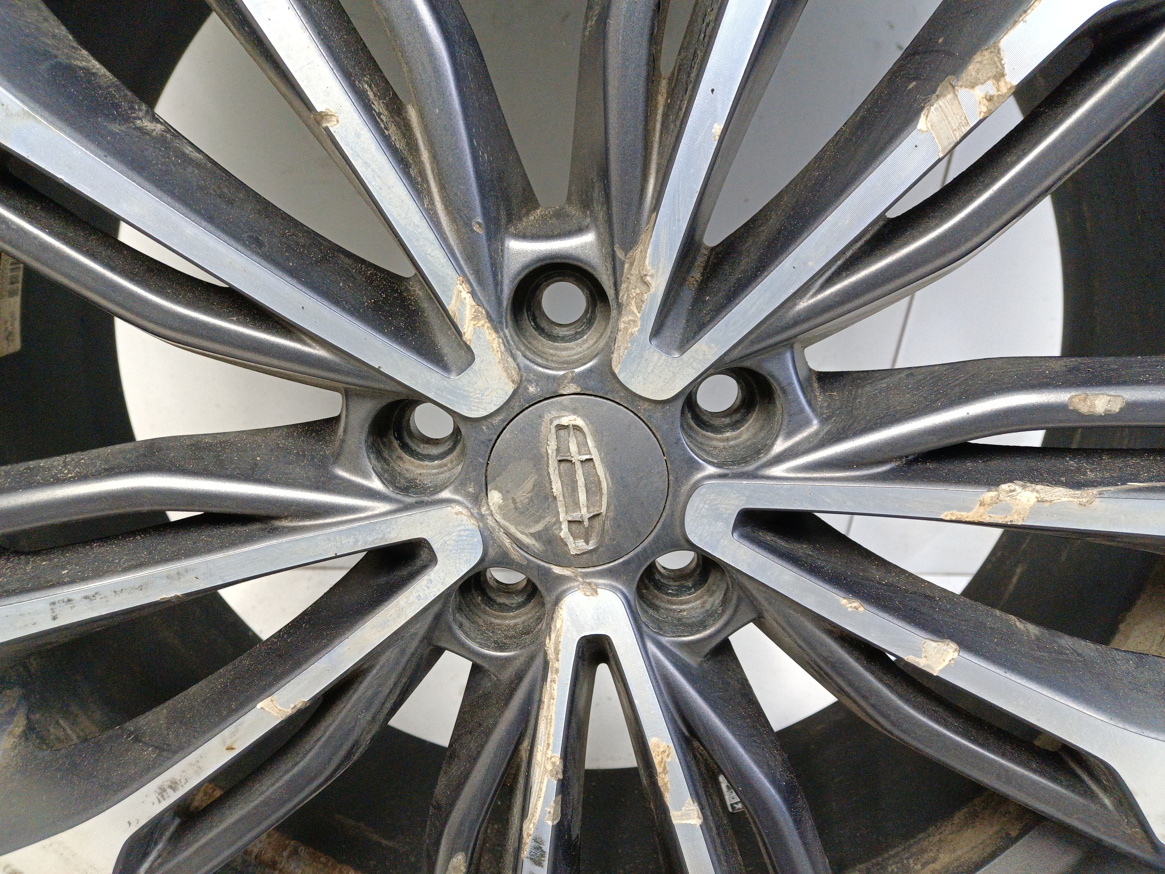 Диск колеса литой Geely Tugella R20 серый