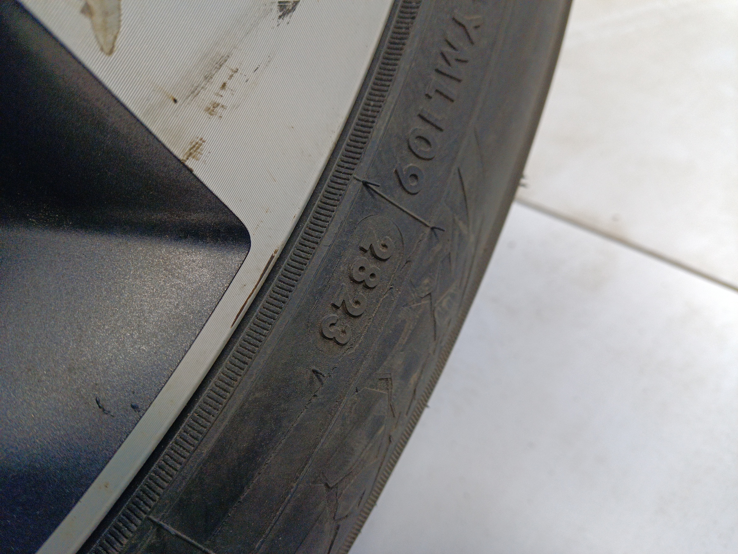 Диск колеса литой Geely Tugella R20 серый