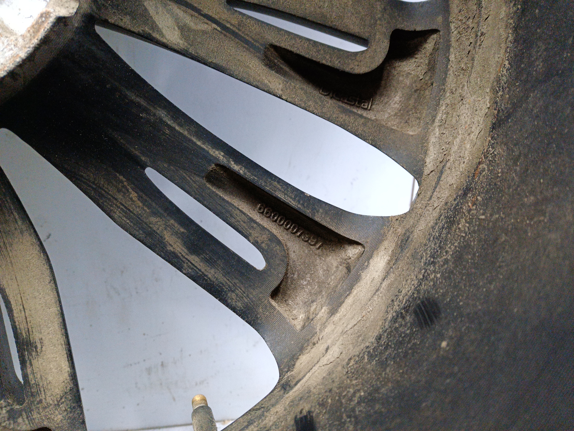 Диск колеса литой Geely Tugella R20 серый