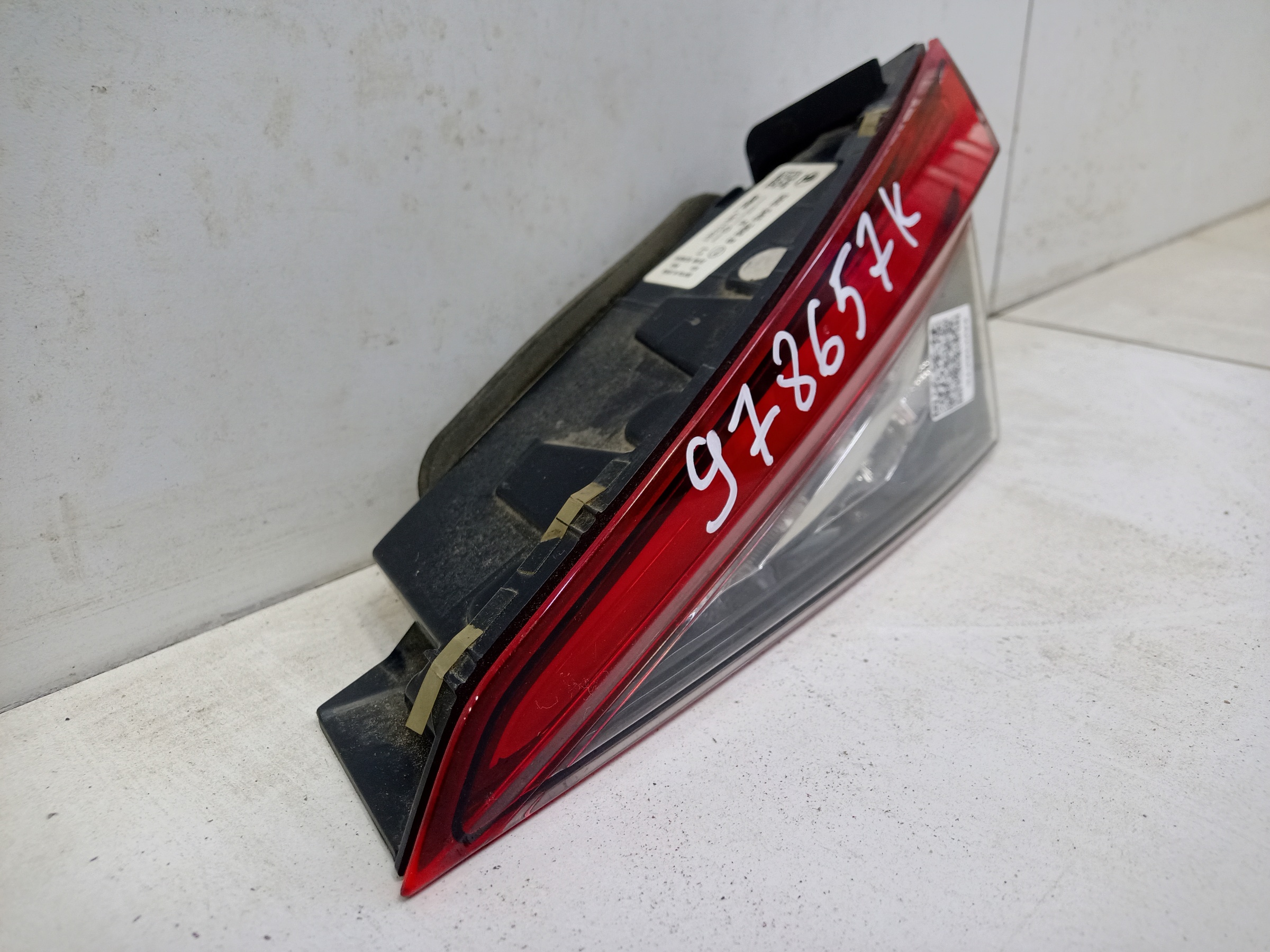 Фонарь задний правый внутренний Skoda Kodiaq LED