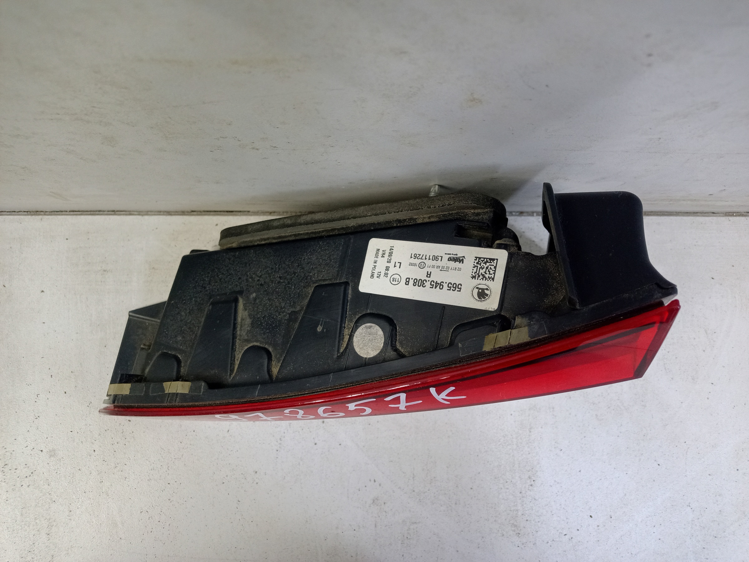 Фонарь задний правый внутренний Skoda Kodiaq LED