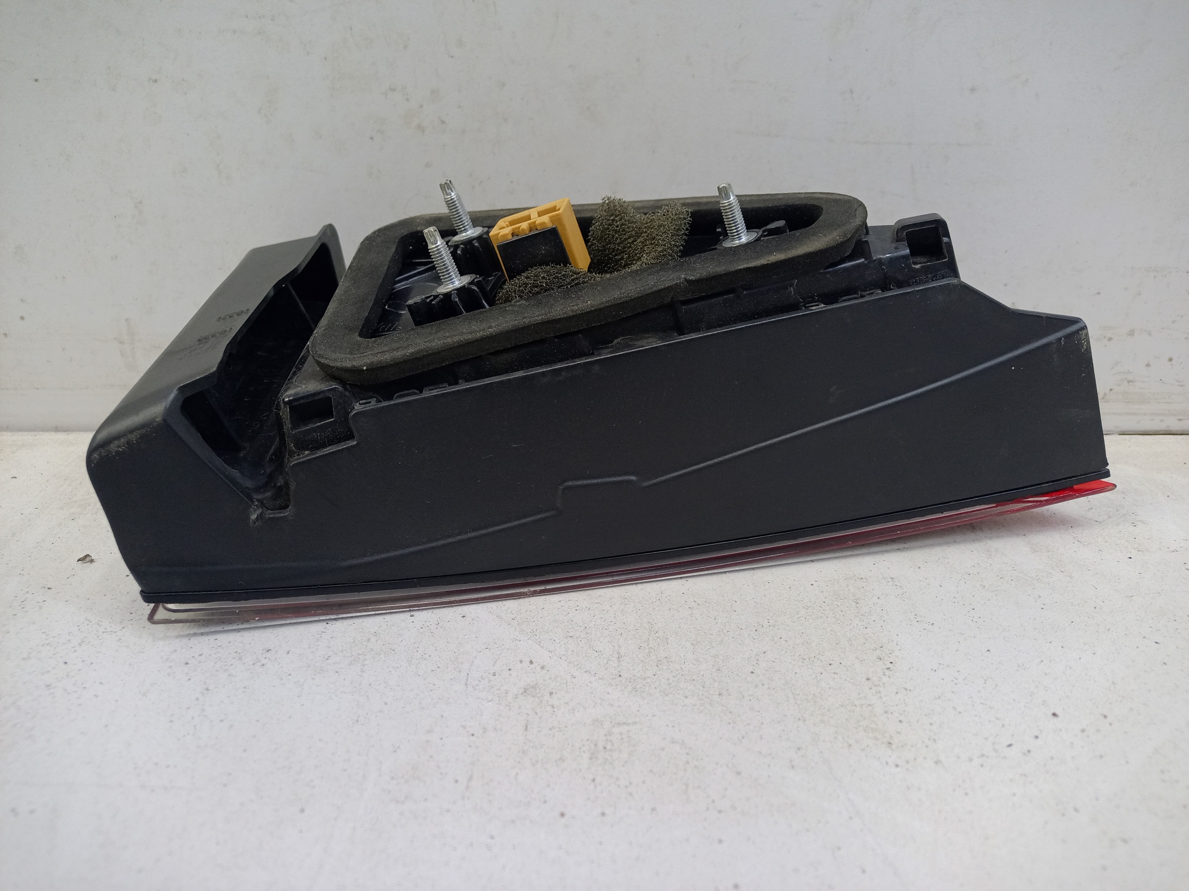 Фонарь задний правый внутренний Skoda Kodiaq LED